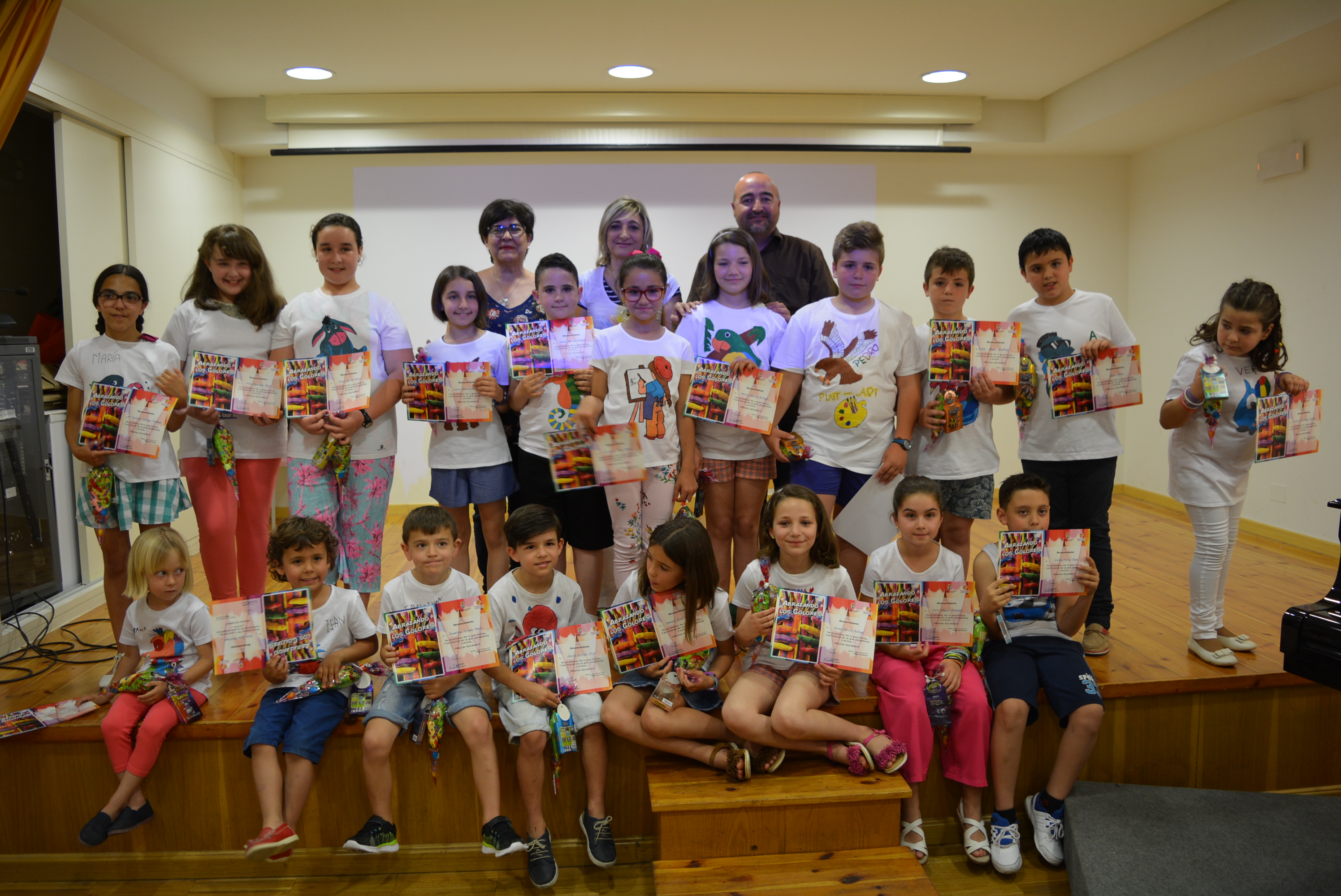 Los alumnos de Pint-Art reciben sus diplomas de fin de curso