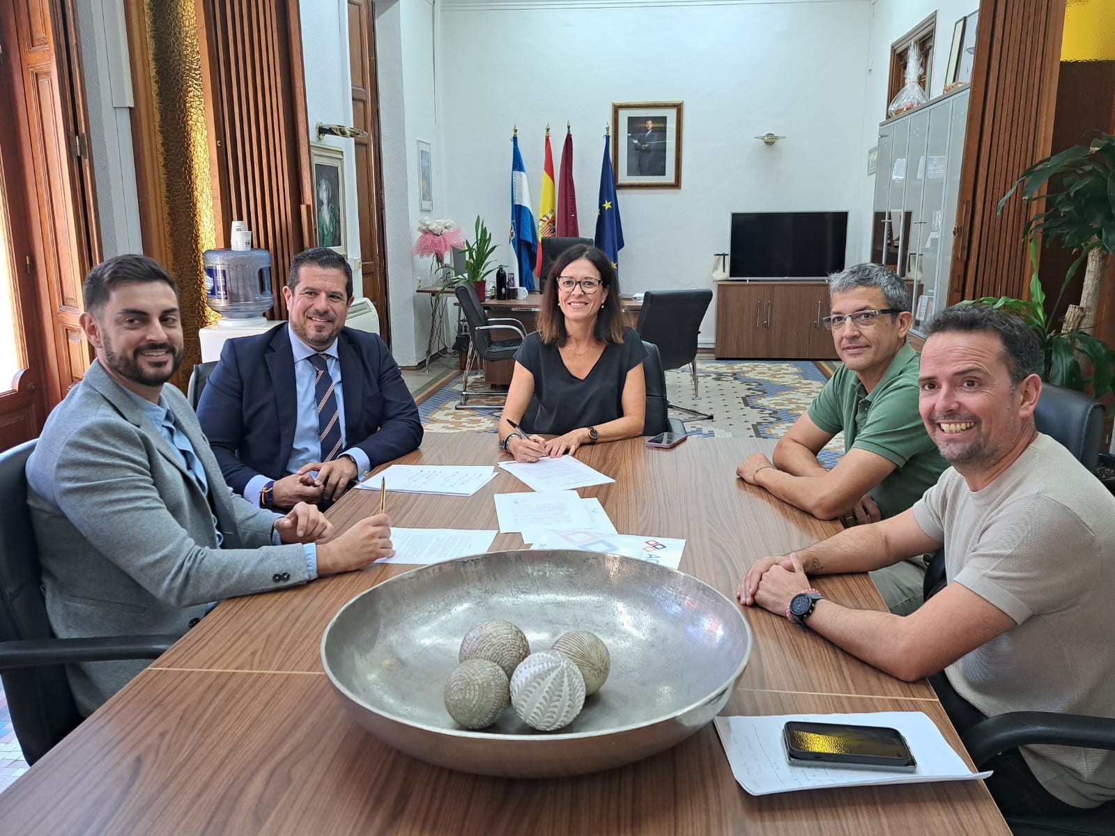 Ayuntamiento y ACIA suscriben un protocolo de actuación para agilizar la concesión de licencias de obra y de actividad