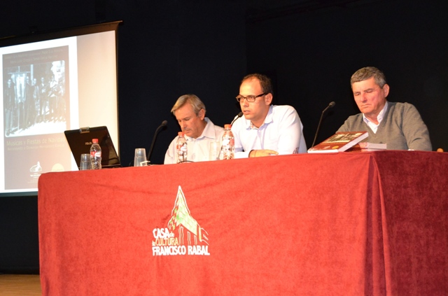 Presentado el libro-disco ‘Música y Fiestas de Navidad. Recordando a Domingo Hernández García’