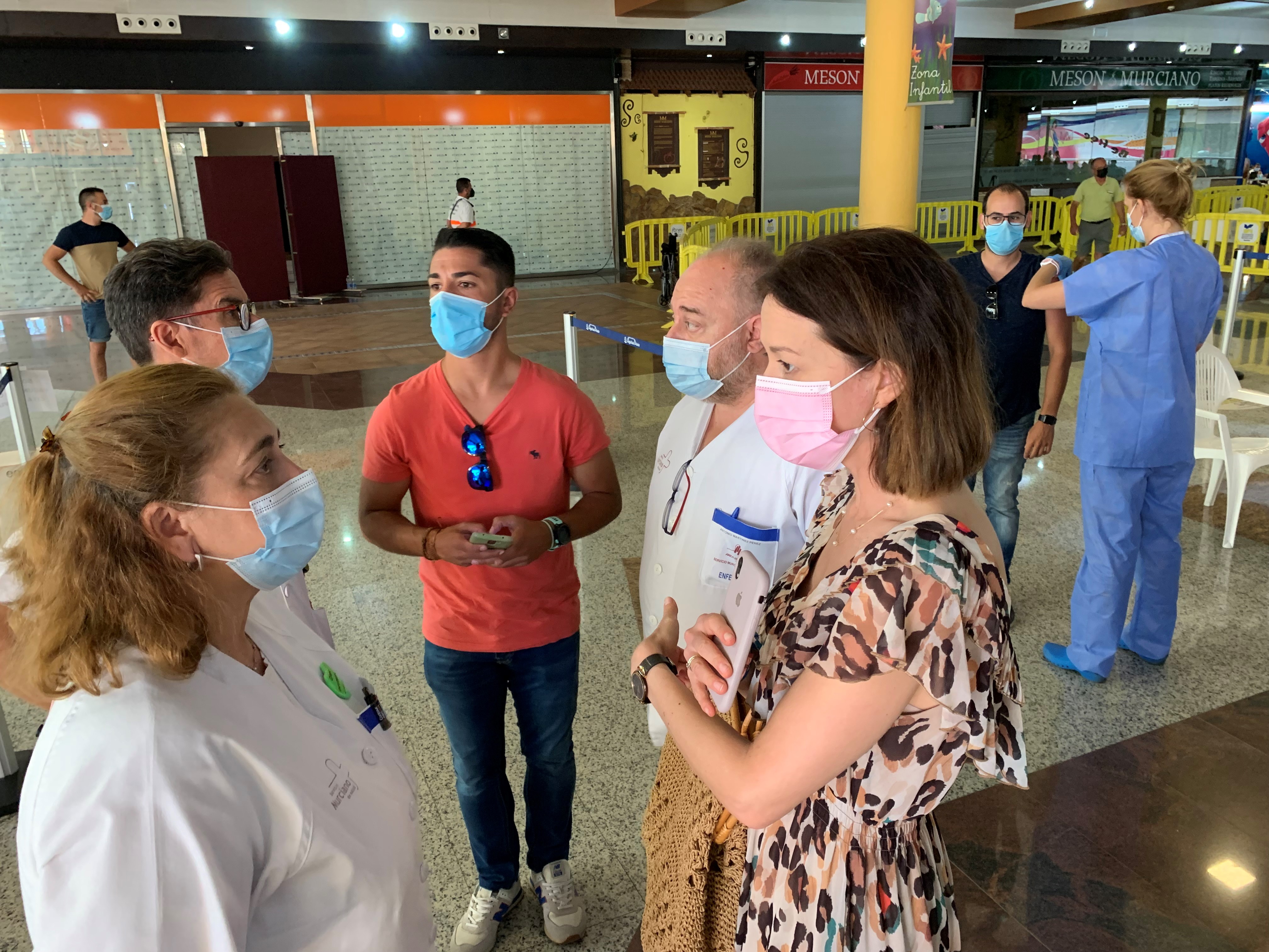 Se recuerda que la cita para la vacuna contra el COVID 19 se pide a través de la aplicación 'Cita previa SMS'