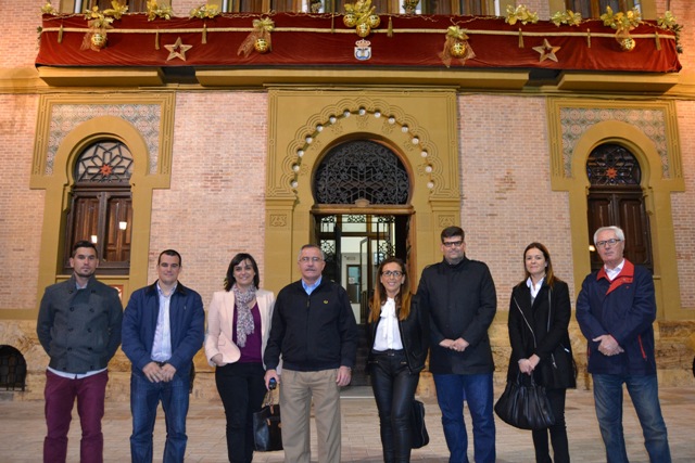 Más de 300.000 bombillas engalanan de Navidad las principales calles de Águilas