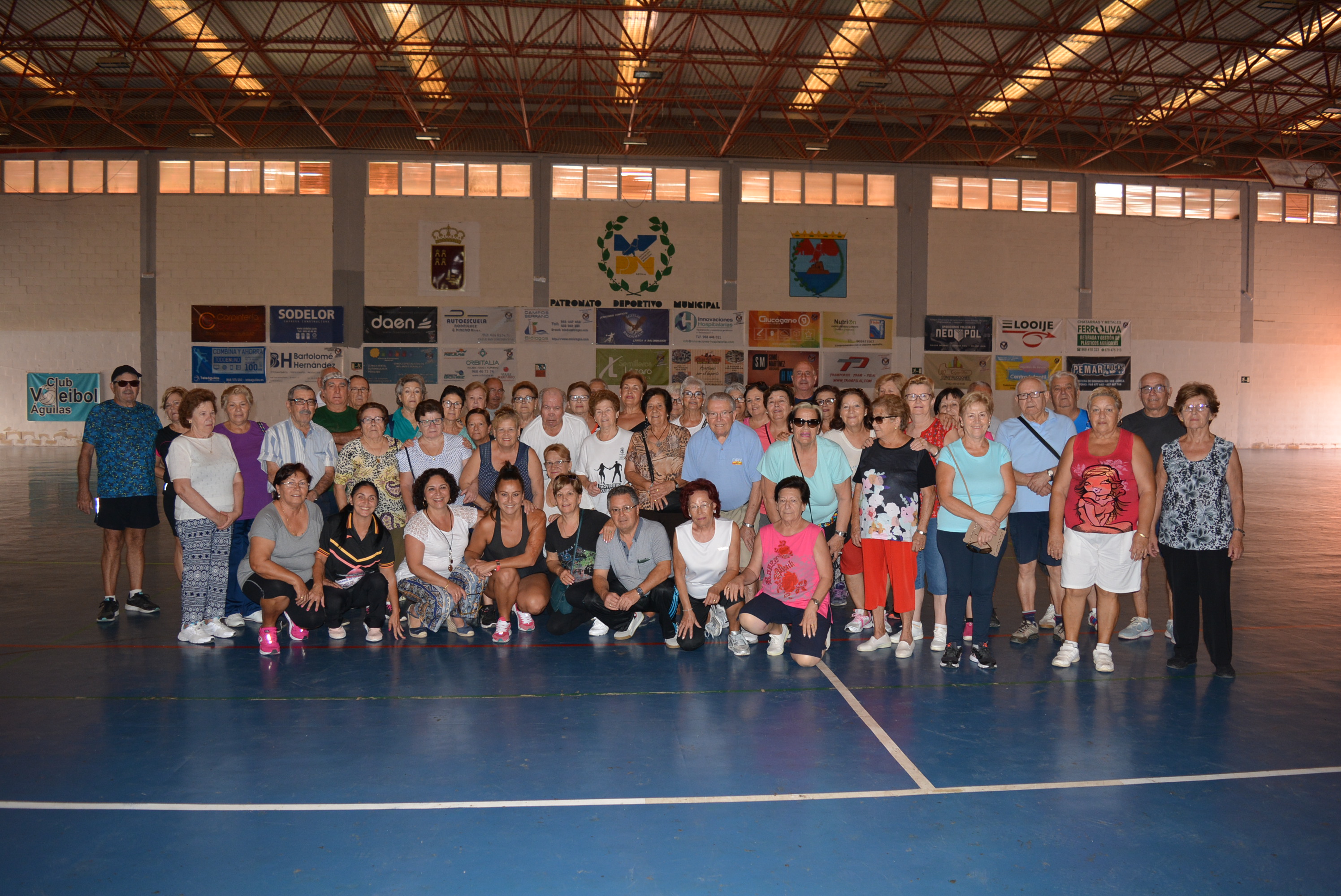 Más de un centenar de socios del Centro Municipal de la Tercera Edad participan en el curso de gerontogimnasia organizado por el Ayuntamiento 