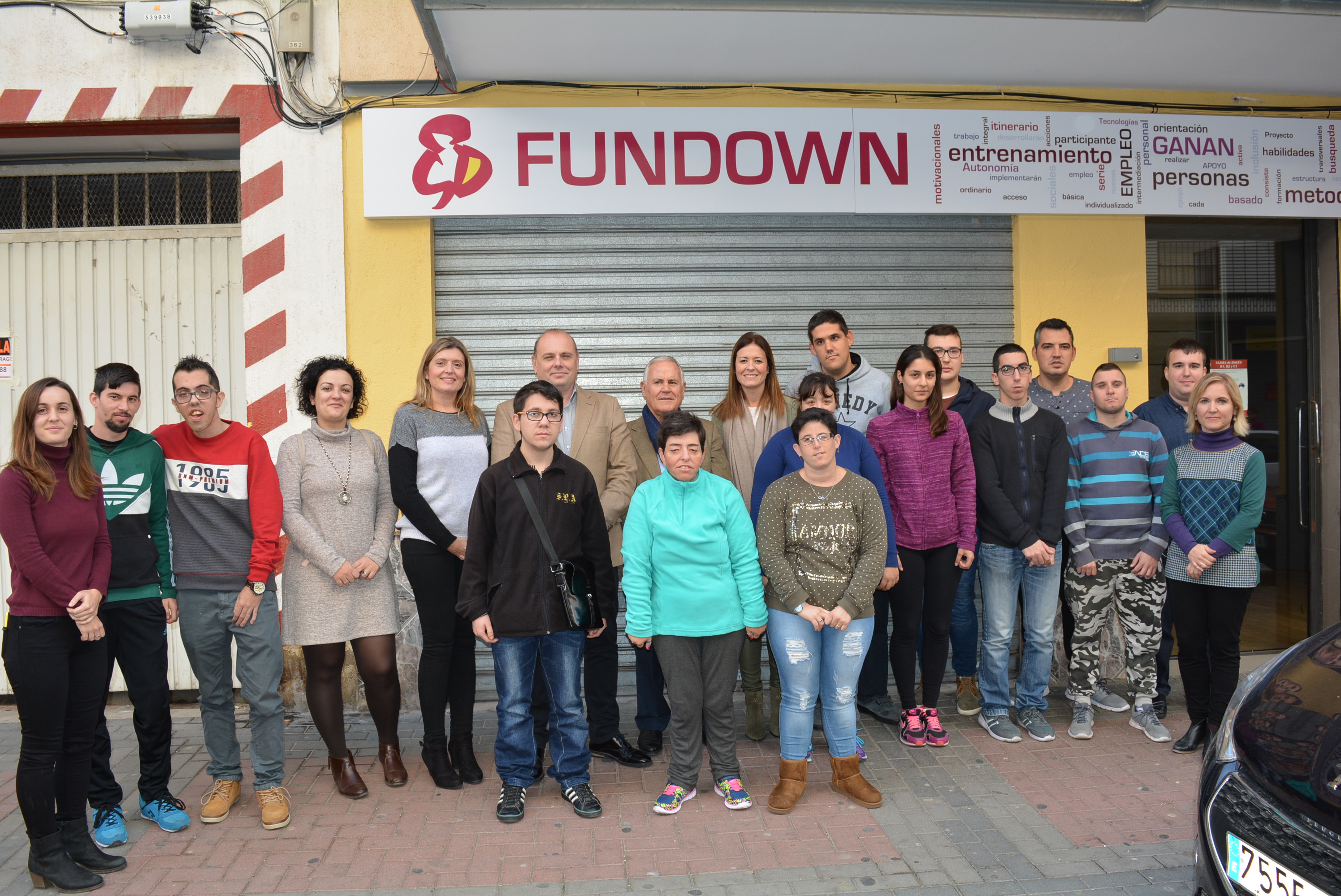 La alcaldesa visita la sede del proyecto Todos Ganan de Fundown en Águilas
