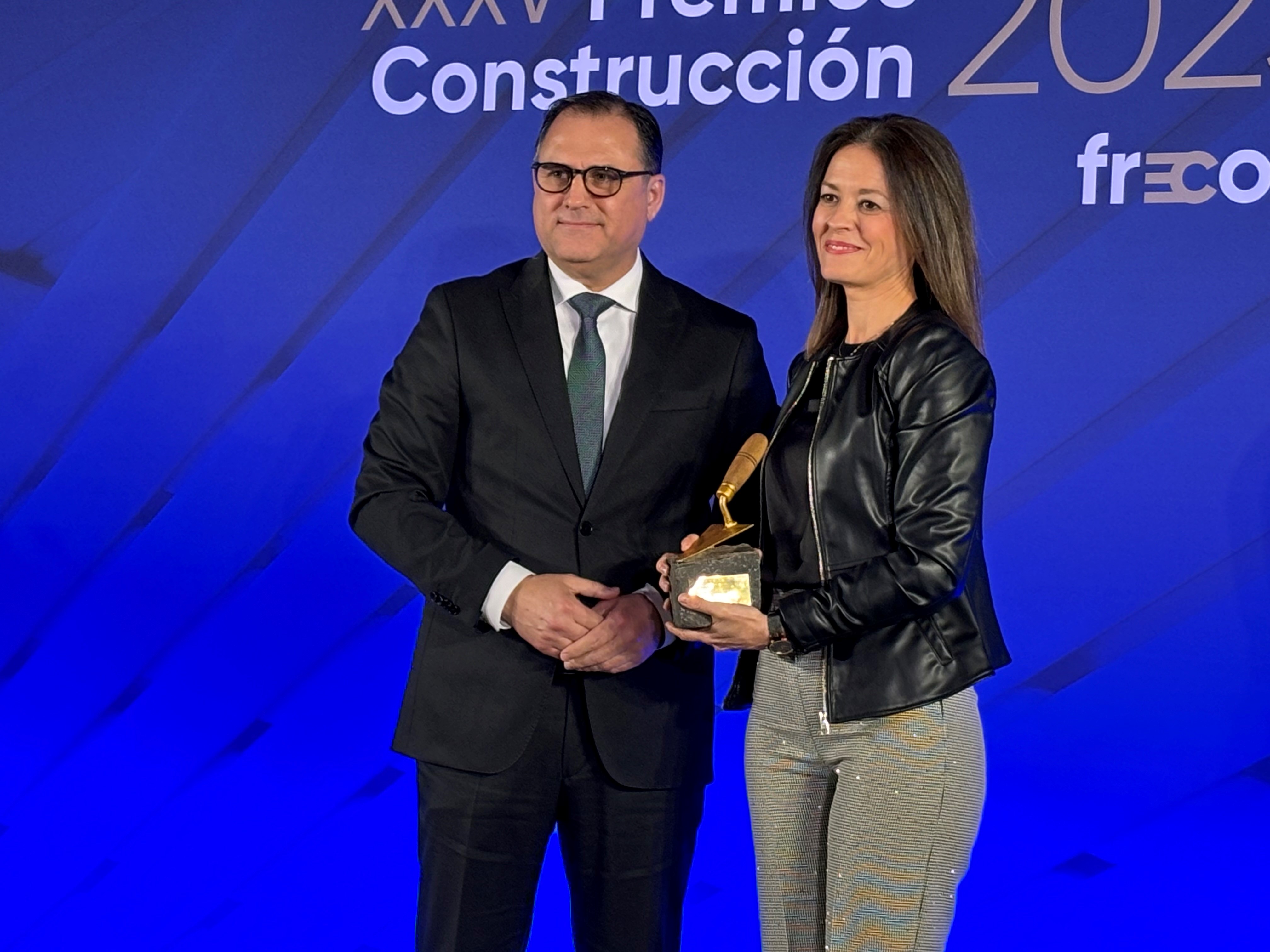 Mari Carmen Moreno es distinguida con el Premio Paleta de Oro de la Federación Regional de Empresarios de la Construcción