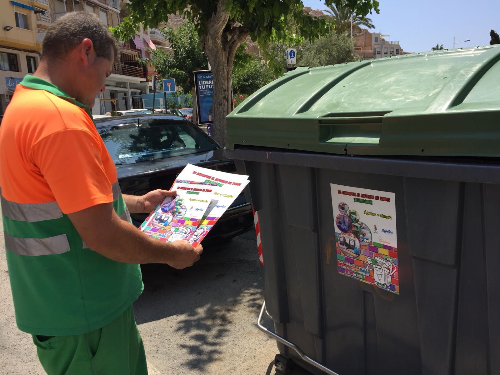 La campaña “No estropees el esfuerzo de todos” llega a los contenedores de la localidad