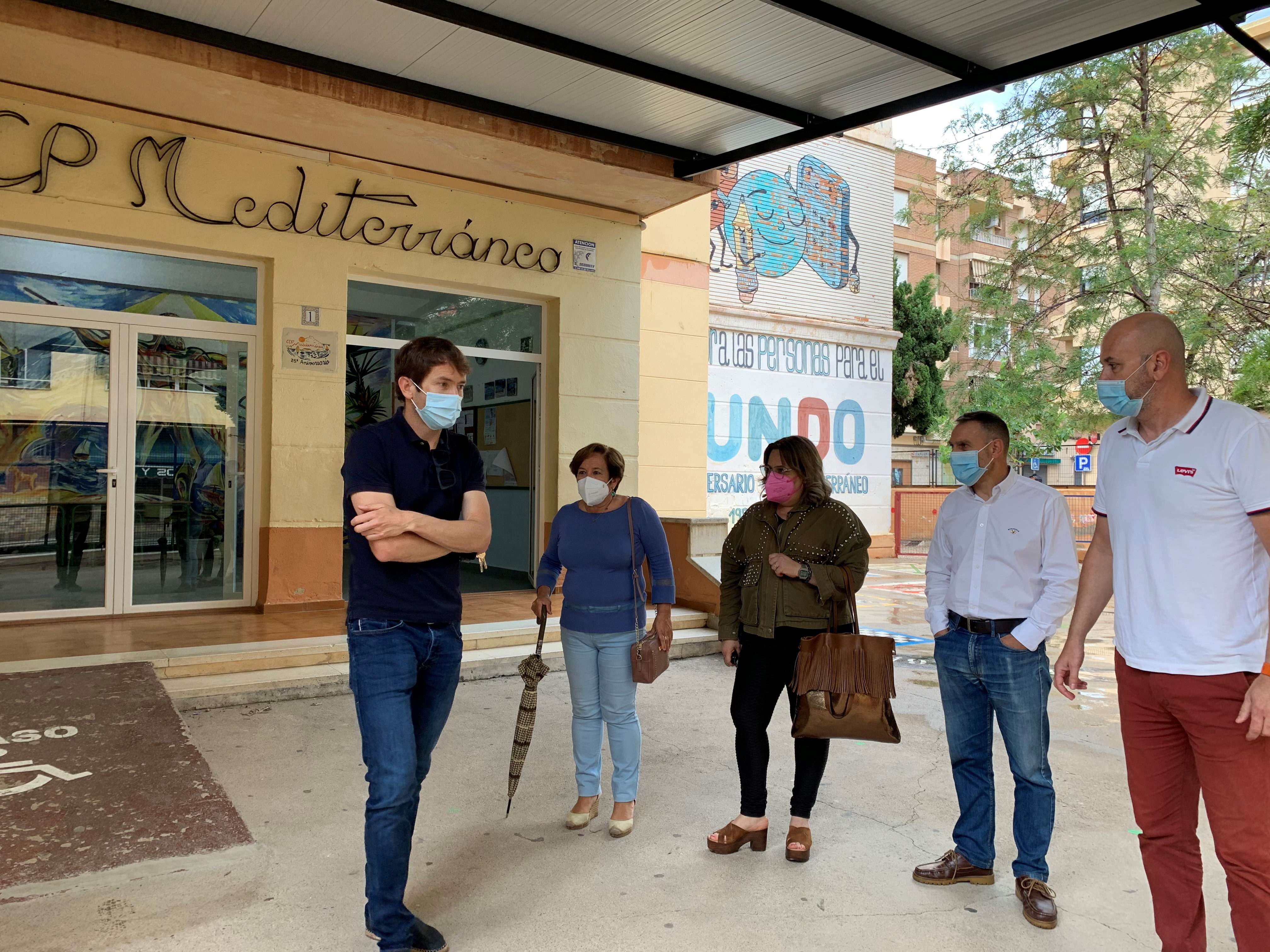 El Ayuntamiento planifica junto a los Colegios los arreglos que se acometerán durante el verano