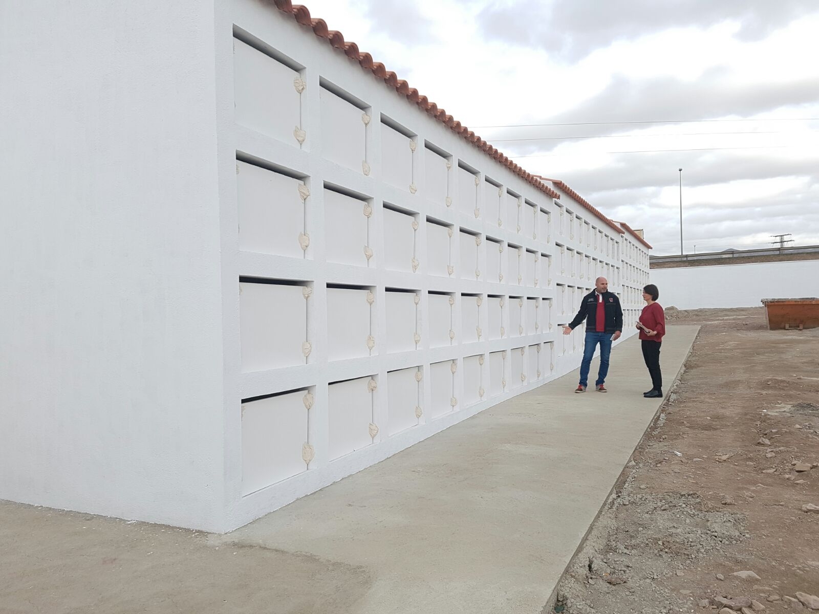 El Ayuntamiento recepciona 108 nuevos nichos en el Cementerio Municipal