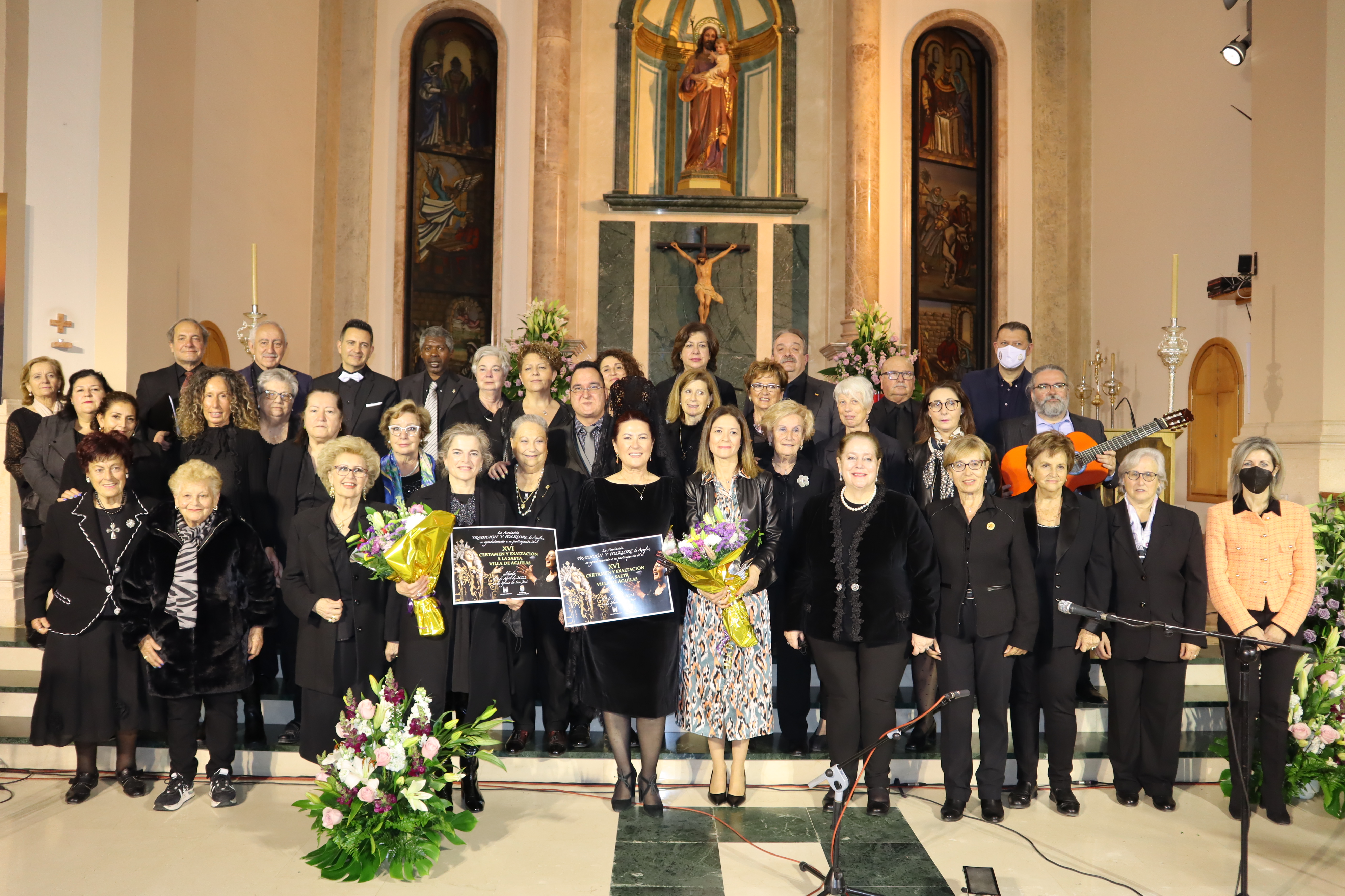 Antonia Contreras pone al público en pie en el XVI certamen de Exaltación a la Saeta