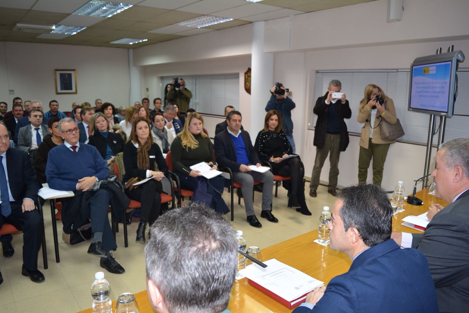 La alcaldesa de Águilas participa en una jornada sobre prevención y protección antiterrorista
