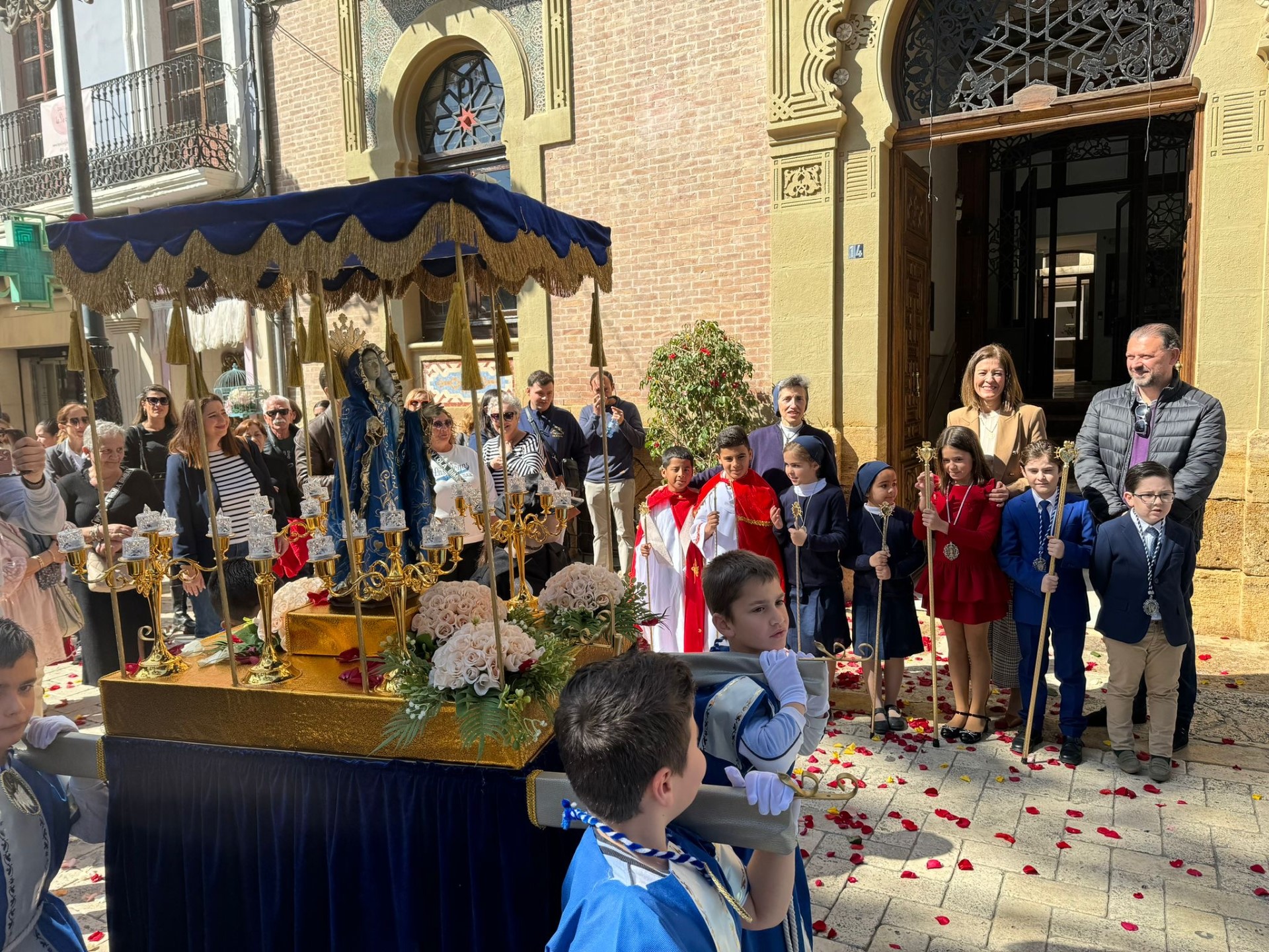 “La Pasión de los niños” vuelve a llenar las calles de Águilas de ambiente festivo