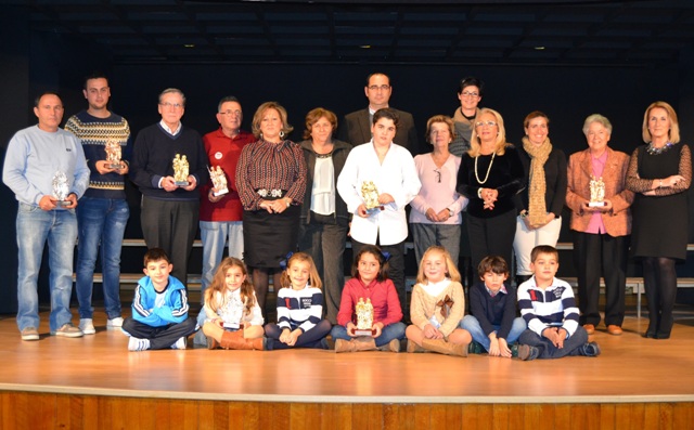 La Asociación de Amas de Casa premia a los mejores belenistas de Águilas 