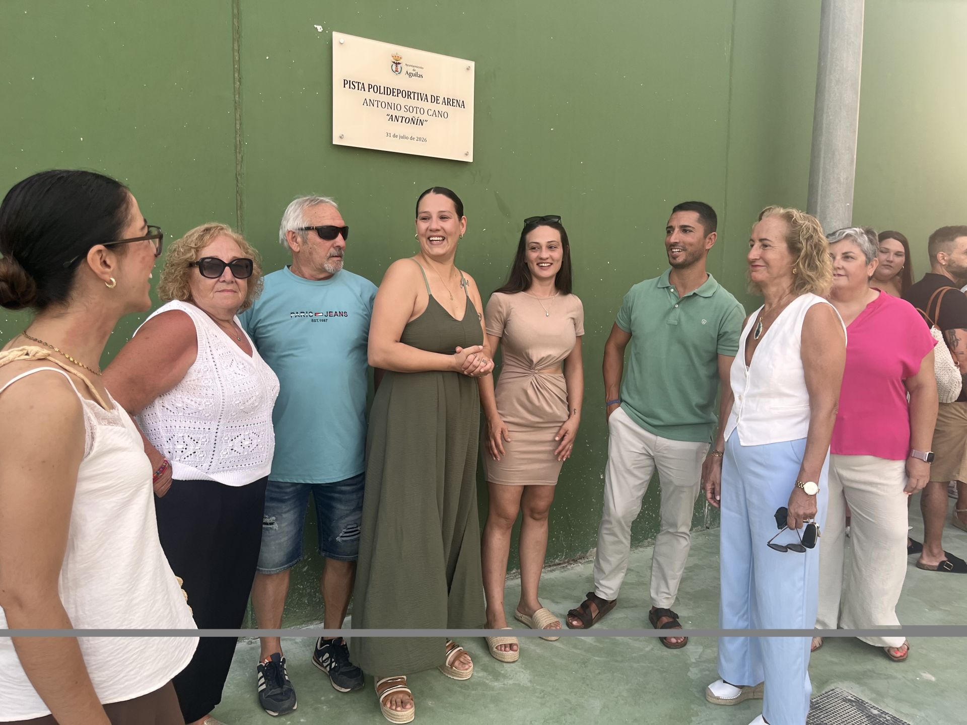 La pista polideportiva de arena del Polideportivo Municipal ya lleva el nombre de Antonio Soto Cano "Antoñín"