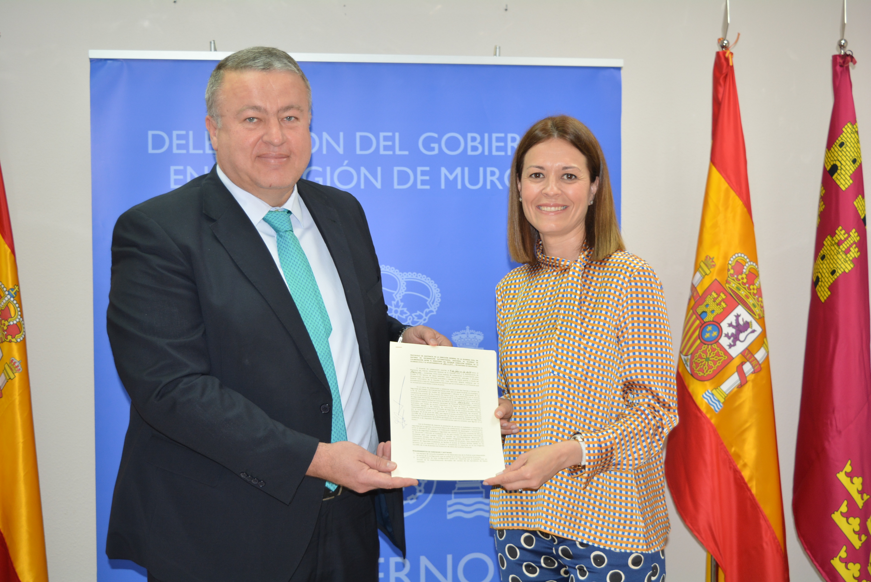 La alcaldesa reitera al delegado del Gobierno lo necesidad de una oficina permanente de expedición del DNI y pasaporte en Águilas