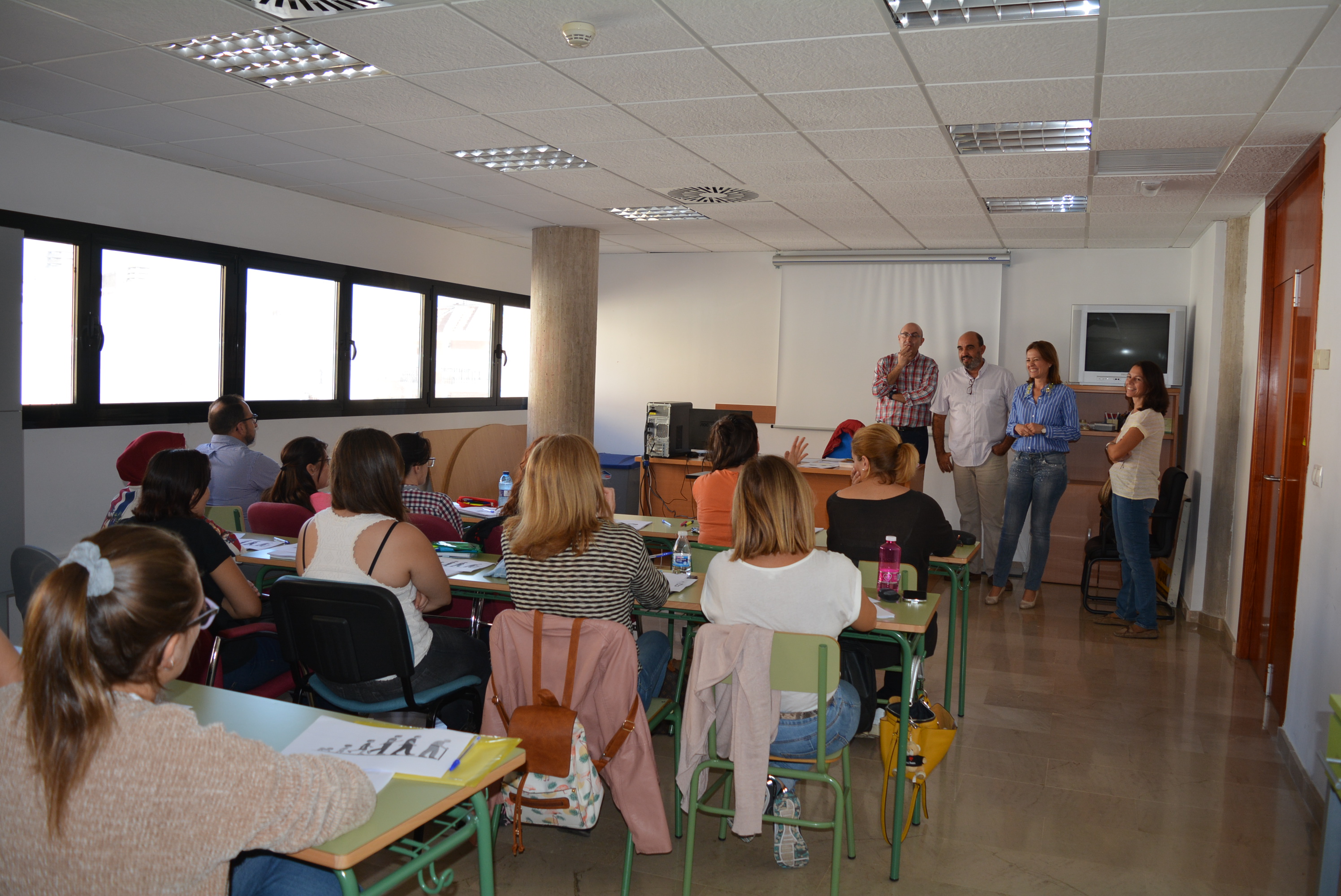 El Ayuntamiento pone en marcha un programa formativo encaminado a la obtención del Certificado de Profesionalidad en Atención Sociosanitaria a Personas en el Domicilio