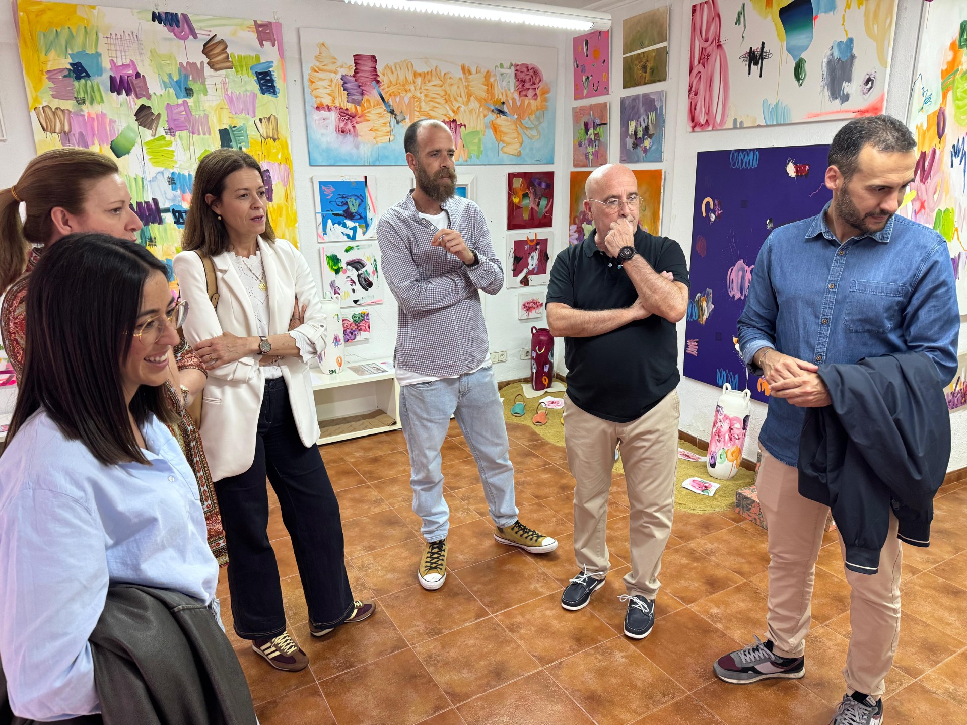 Pinceladas coloristas en “Pura Vida x Lorenzo Martínez”