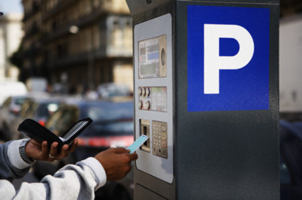 Águilas suspende temporalmente la zona azul como medida de prevención frente al coronavirus