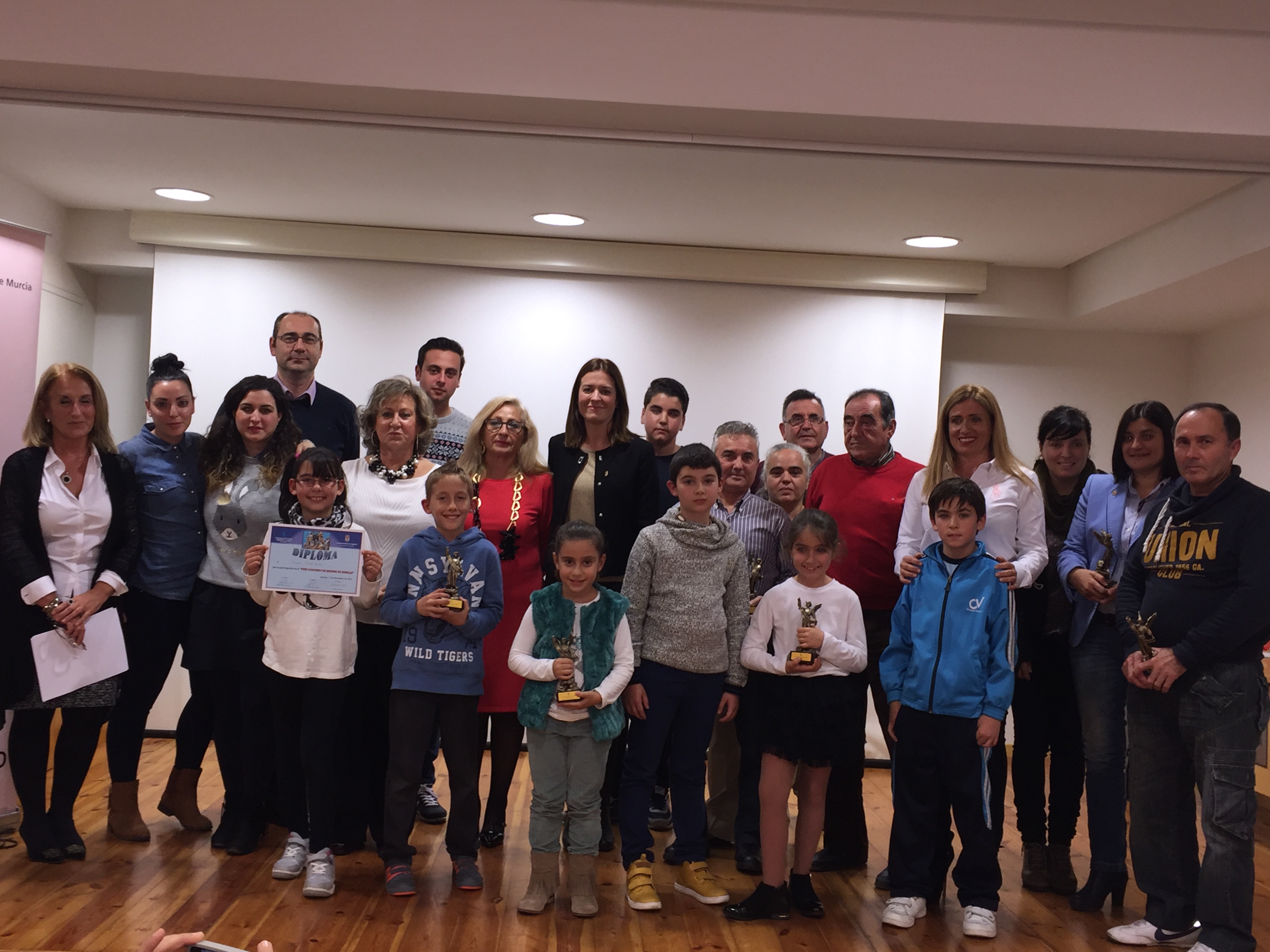 La asociación de Amas de Casa premia la labor belenista de los aguileños