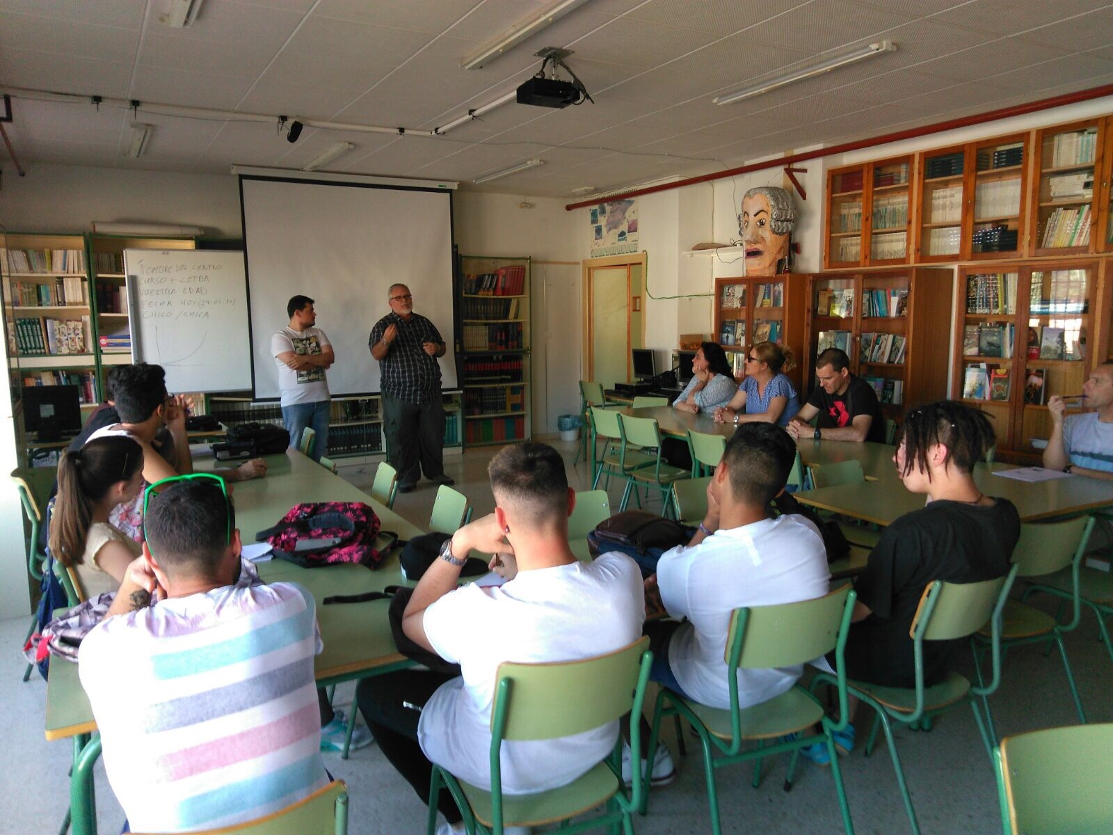 El edil de Desarrollo Local participa en una charla sobre emprendimiento