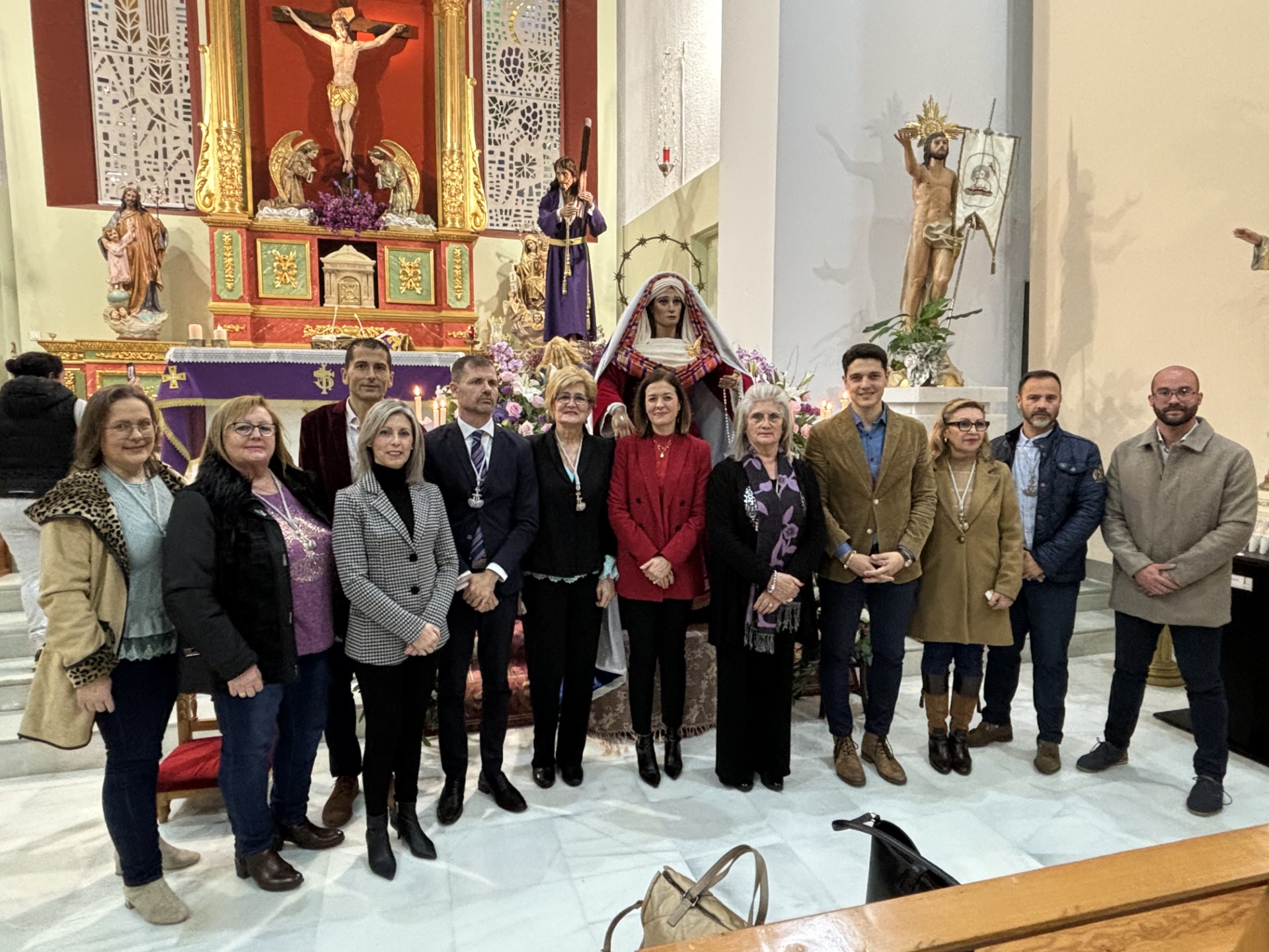 Los moraos celebran su tradicional besamanos a la Soledad