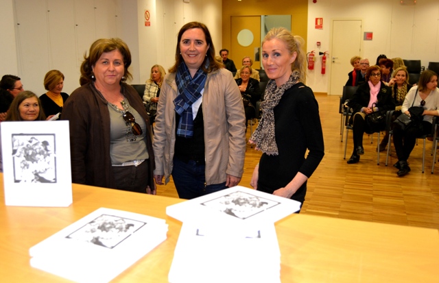 El encuentro con la escritora Alicia Noland cierra el programa de actos de Mujer y Consumo en Águilas