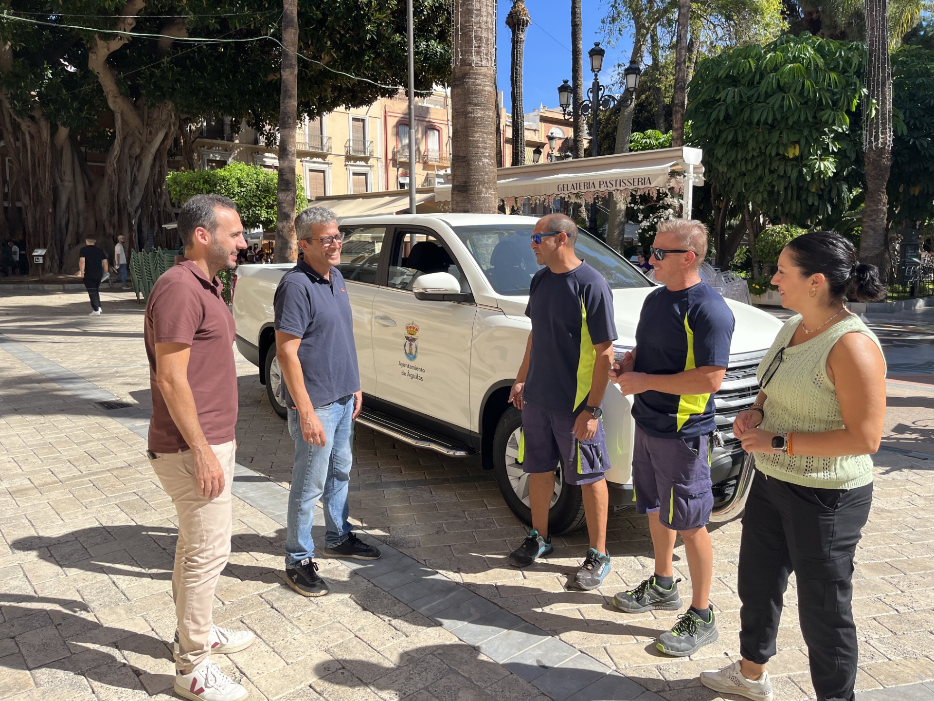 El Ayuntamiento adquiere un nuevo vehículo para servicios generales