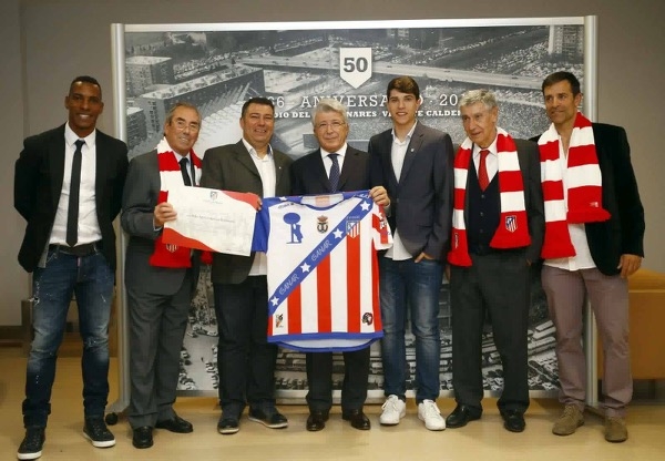 La peña atlética de Águilas luce el escudo de la localidad en la prensa nacional