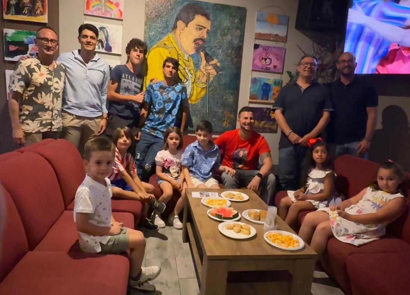 La exposición “Pinceladas Musicales” muestra el talento de los pequeños artistas del taller de Pedro Juan Rabal