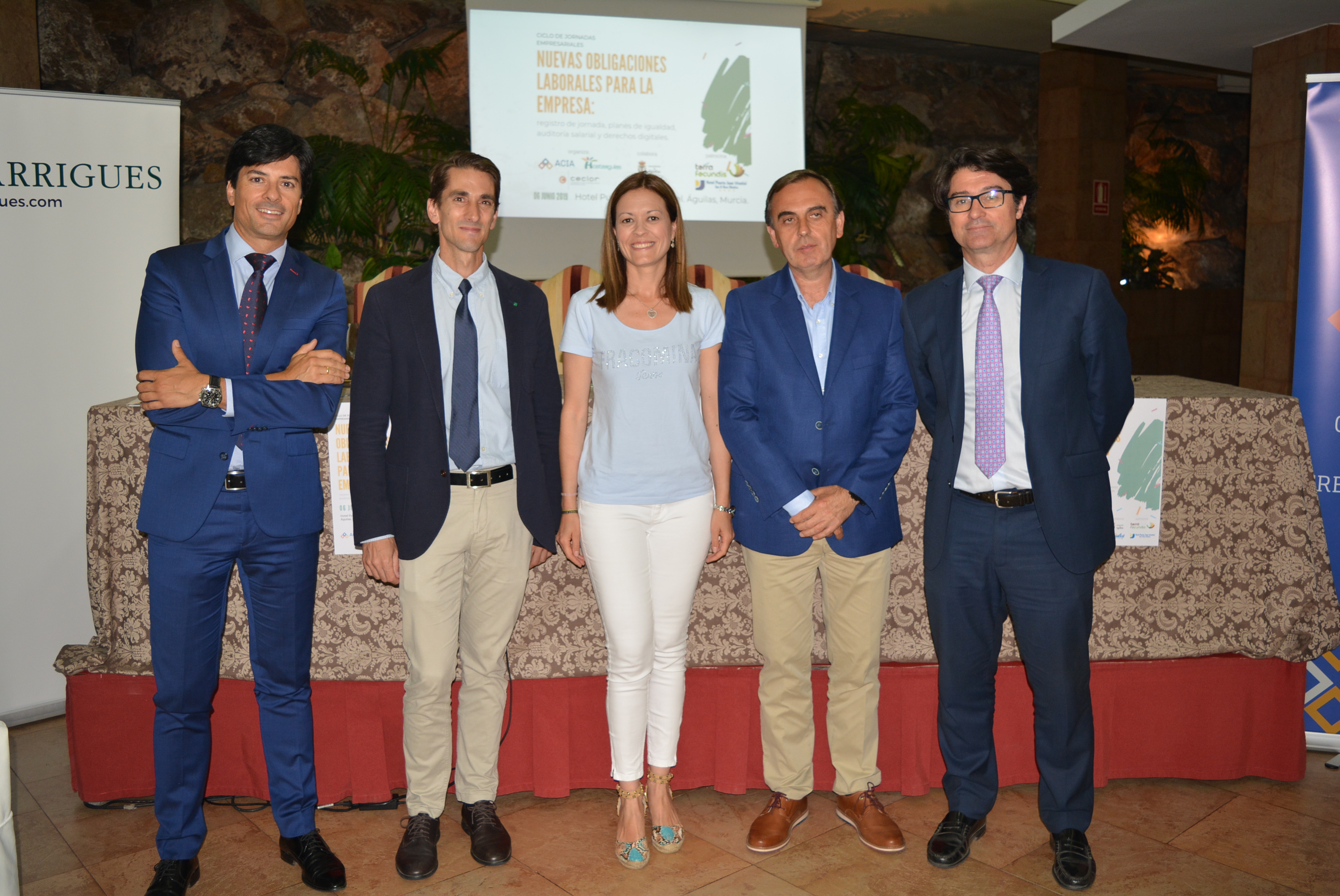 Cerca de un centenar de empresarios participan en las Jornadas de Actualización Legal para Empresas