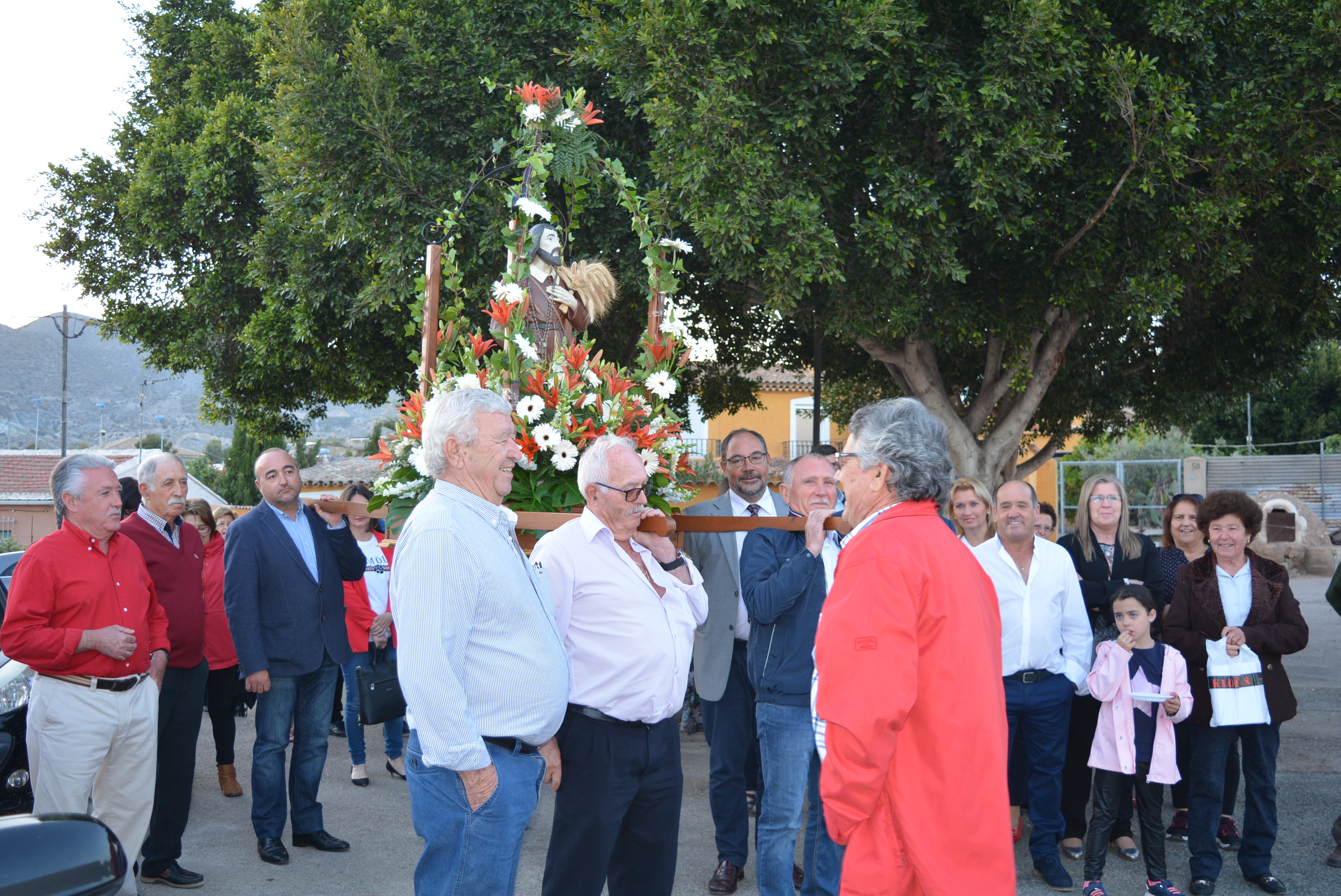 Multitudinarias fiestas patronales en la pedanía de Los Arejos