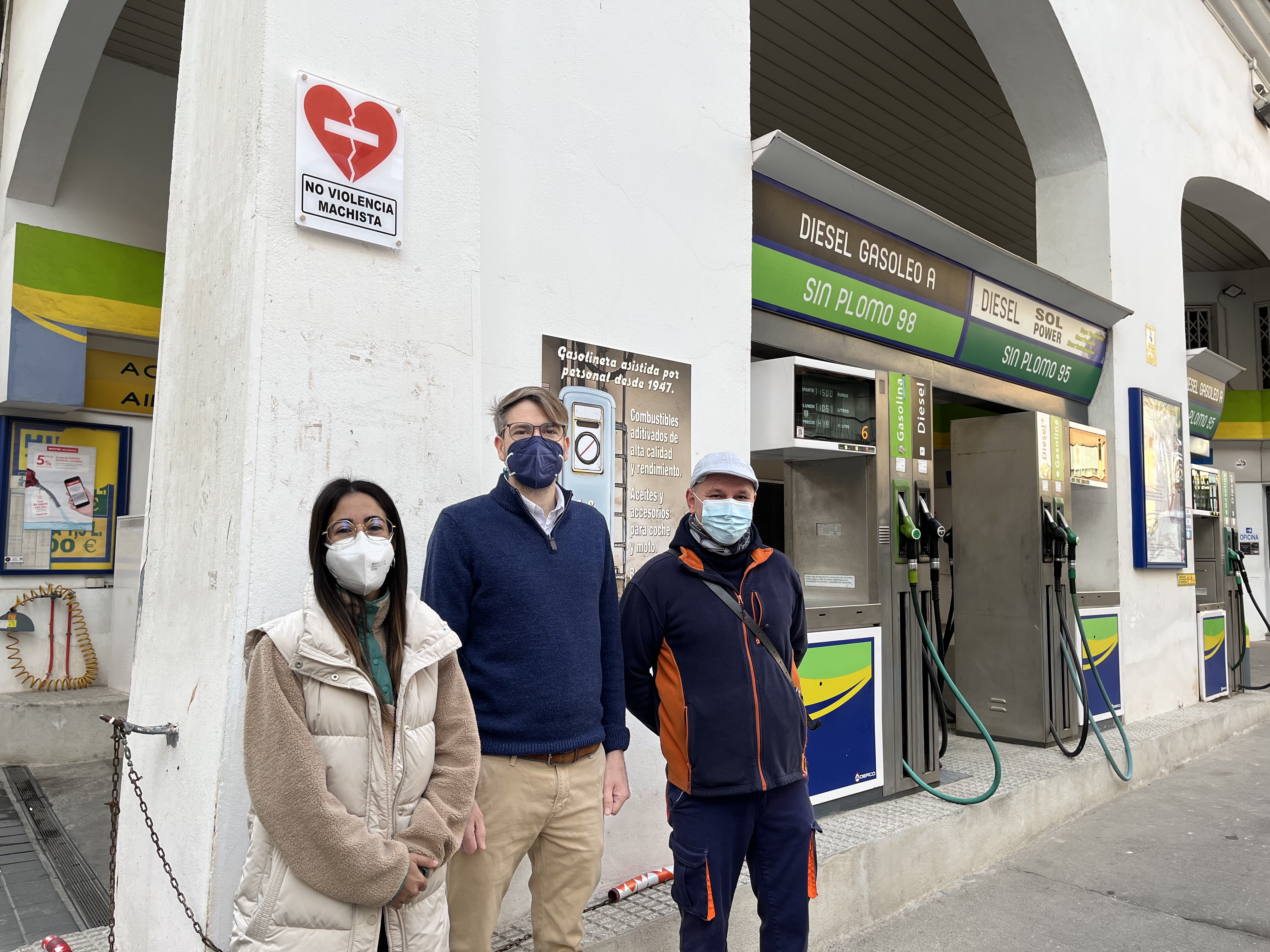 La gasolinera de Anibal se suma a la campaña “No a la violencia machista”