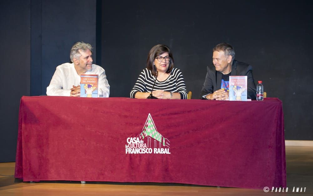 El escritor Francisco José Motos presenta en Águilas “Las llaves del paraíso”