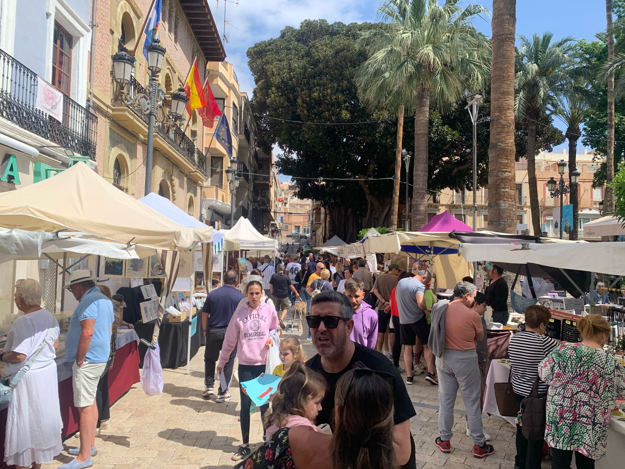 La Glorieta acoge una nueva edición del Mercado Tradicional de Productor