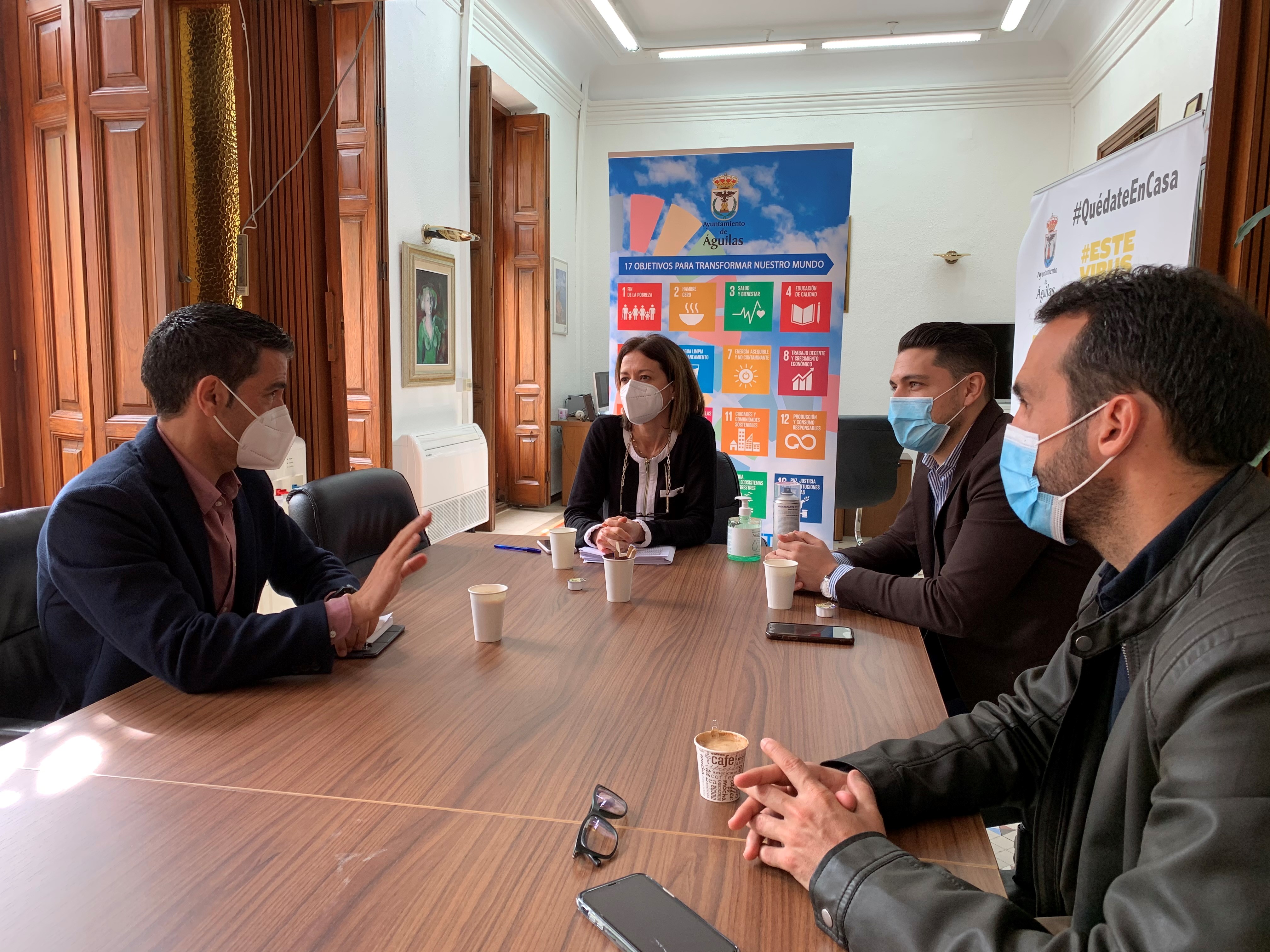 La alcaldesa Mari Carmen Moreno muestra al eurodiputado Marcos Ros todos los proyectos cofinanciados con fondos europeos