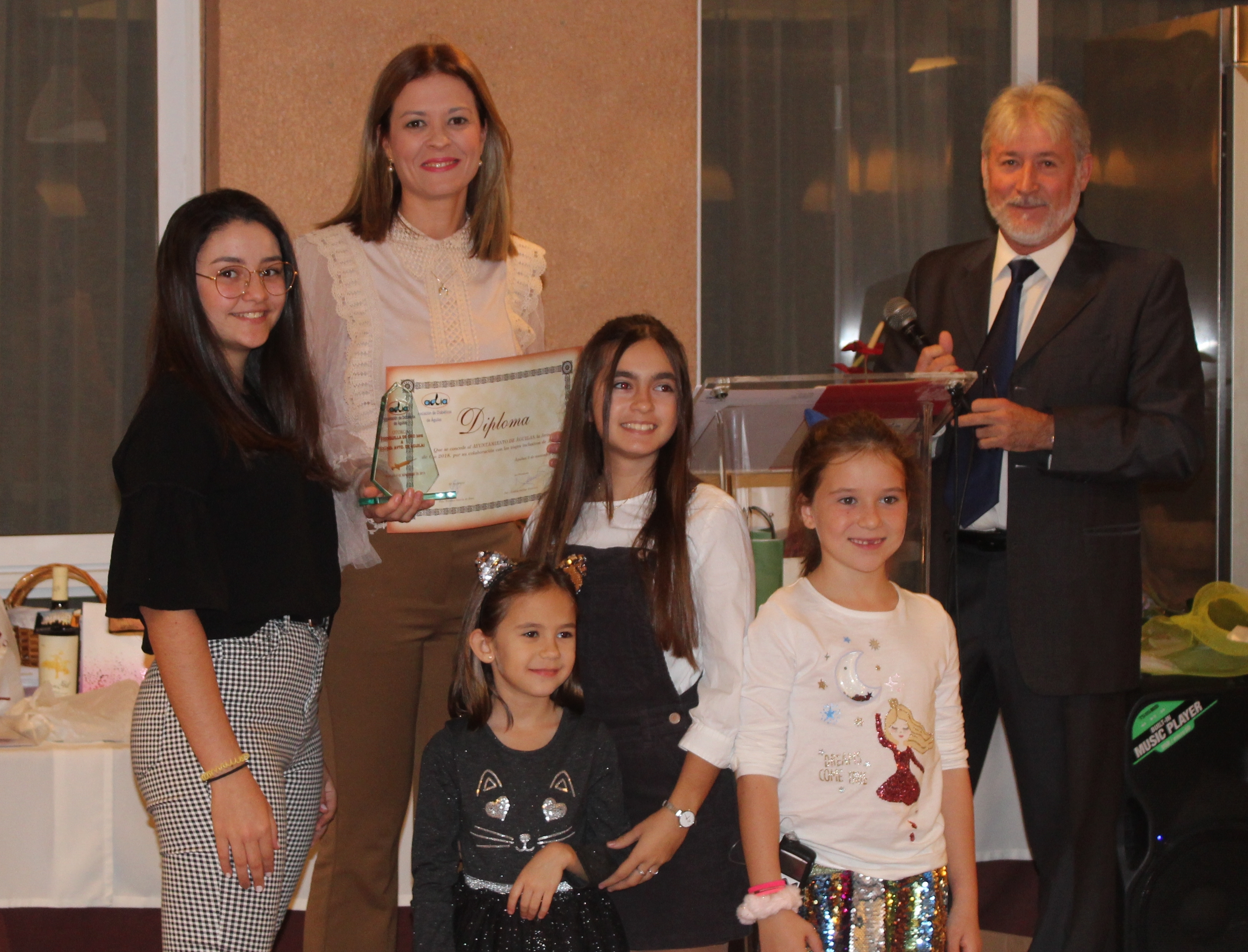 El Ayuntamiento de Águilas recibe la jeringuilla de oro de ADIA por su colaboración con los viajes inclusivos