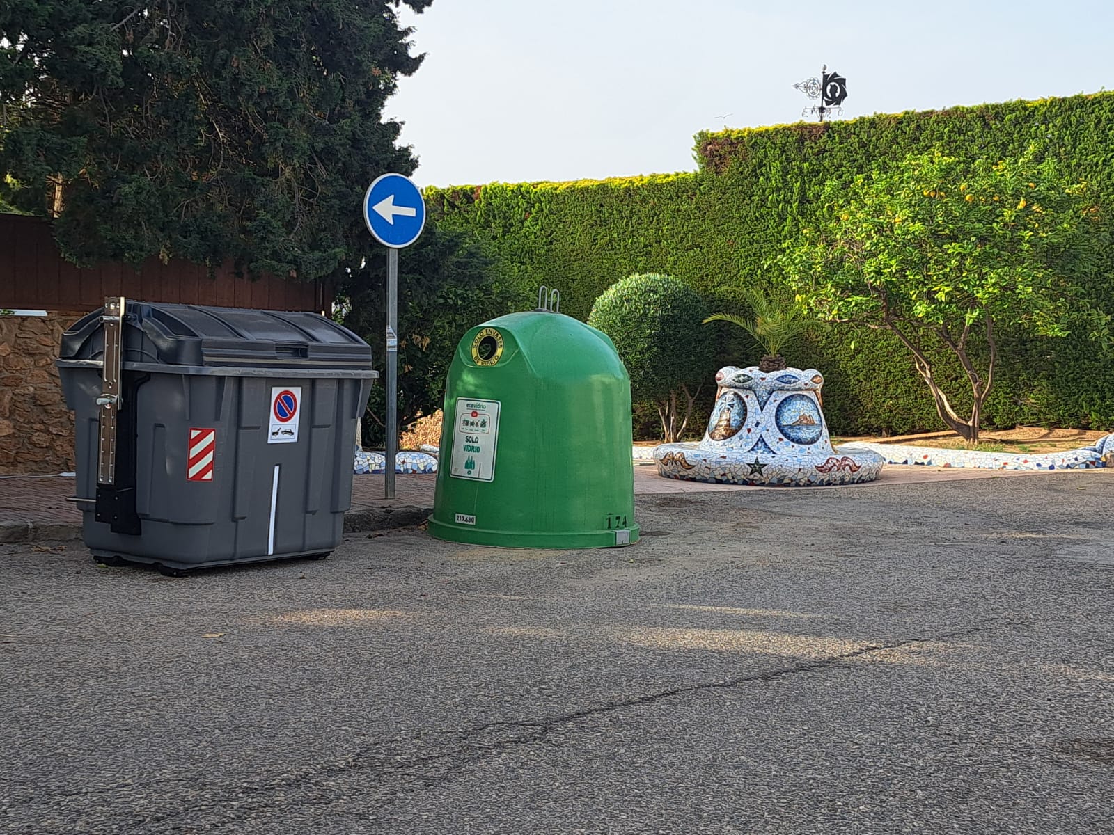 Ya se han instalado los nuevos contenedores de residuos en el casco urbano de Águilas