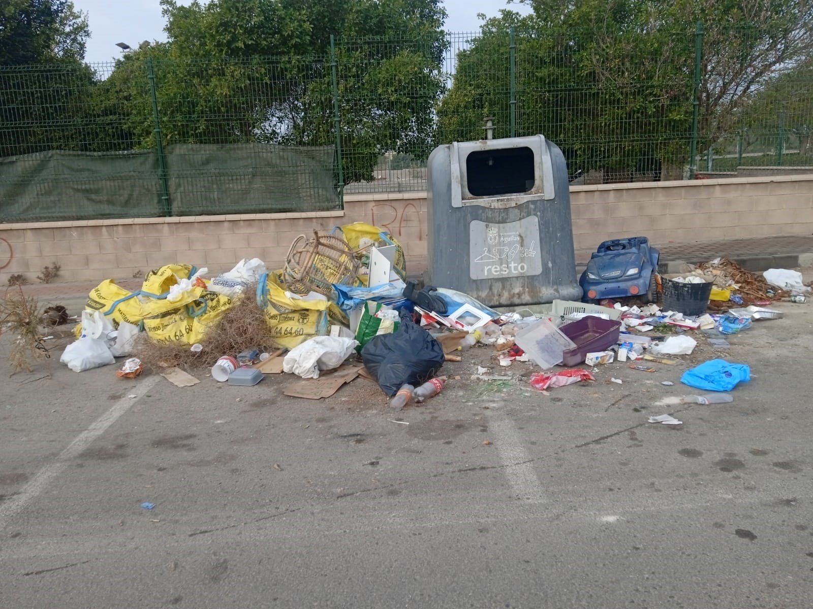 Desde el Ayuntamiento realizan un llamamiento para evitar los depósitos de enseres y las escombreras ilegales