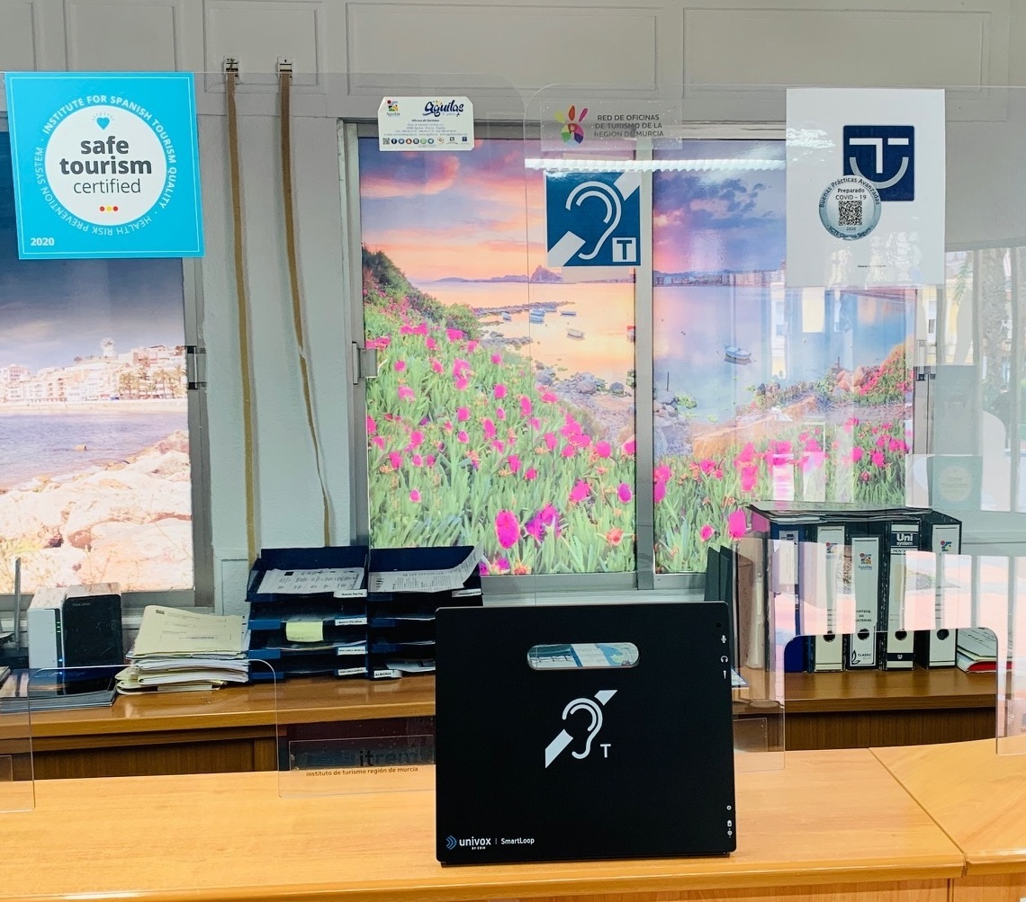 La Oficina de Turismo instala un sistema para personas con discapacidad auditiva