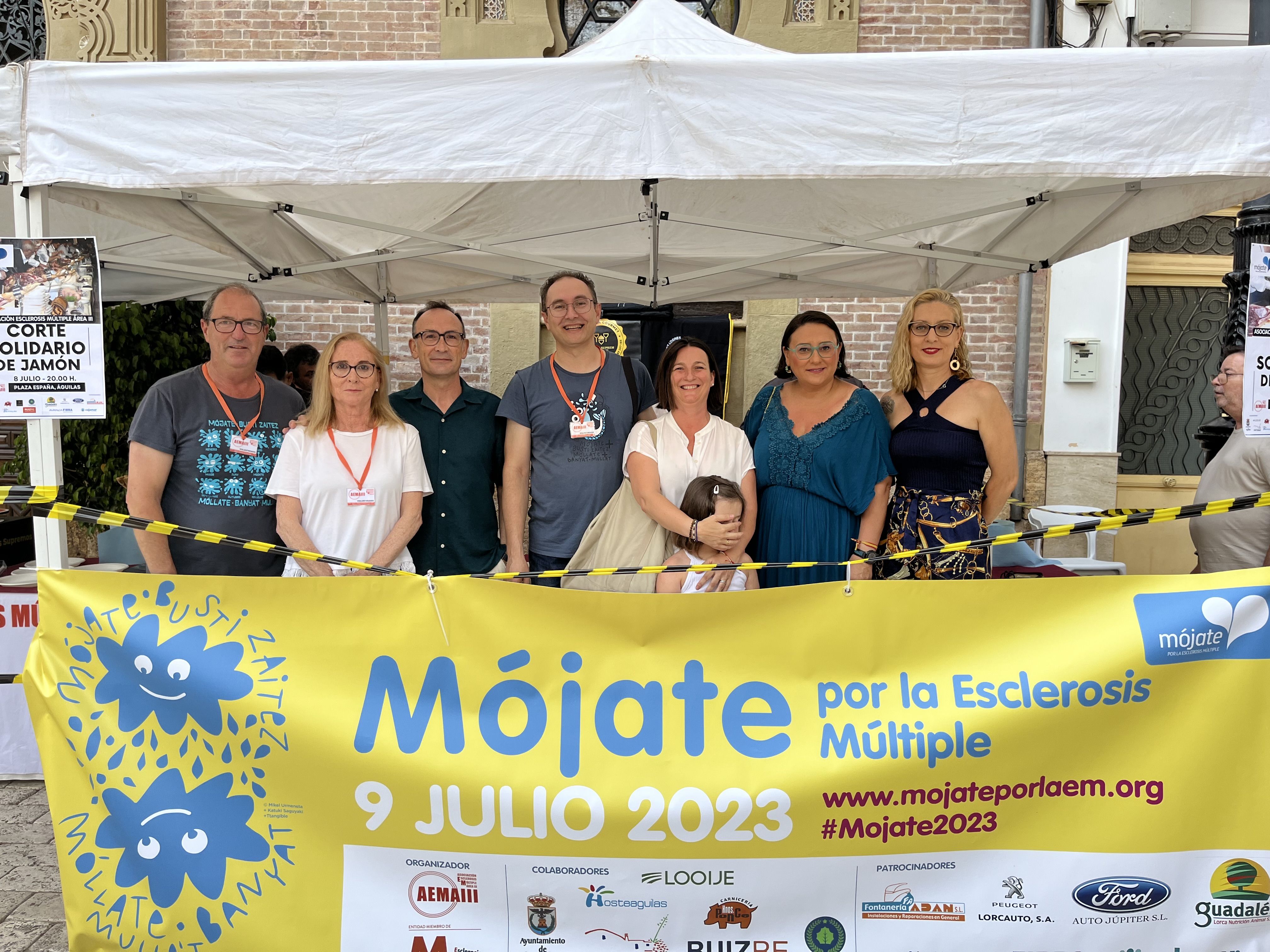 Águilas se moja por la Esclerosis Múltiple 