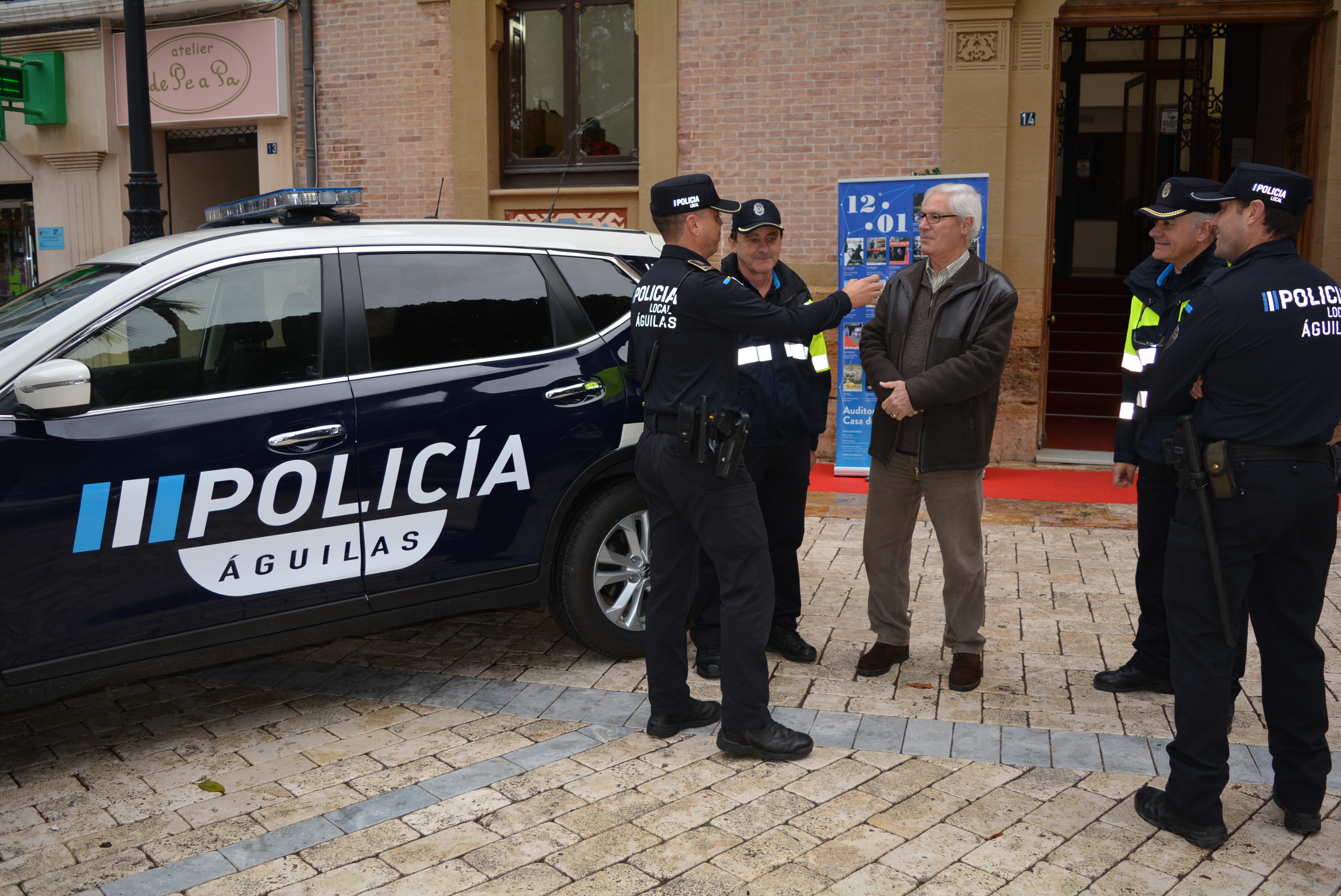 Dos nuevos vehículos se incorporan al parque móvil de la Policía Local