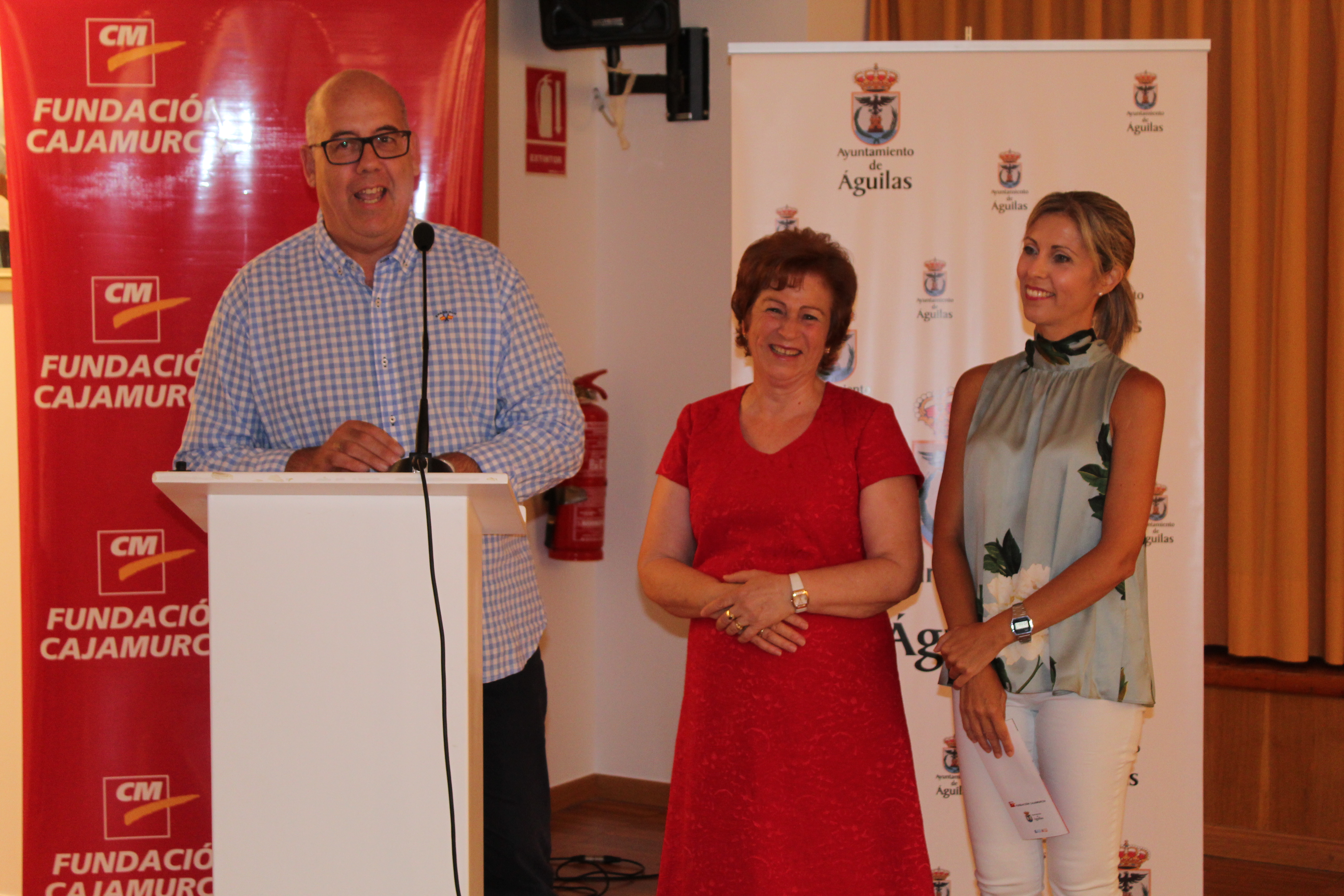 El aula de Cajamurcia acoge la exposición de Isabel Paredes