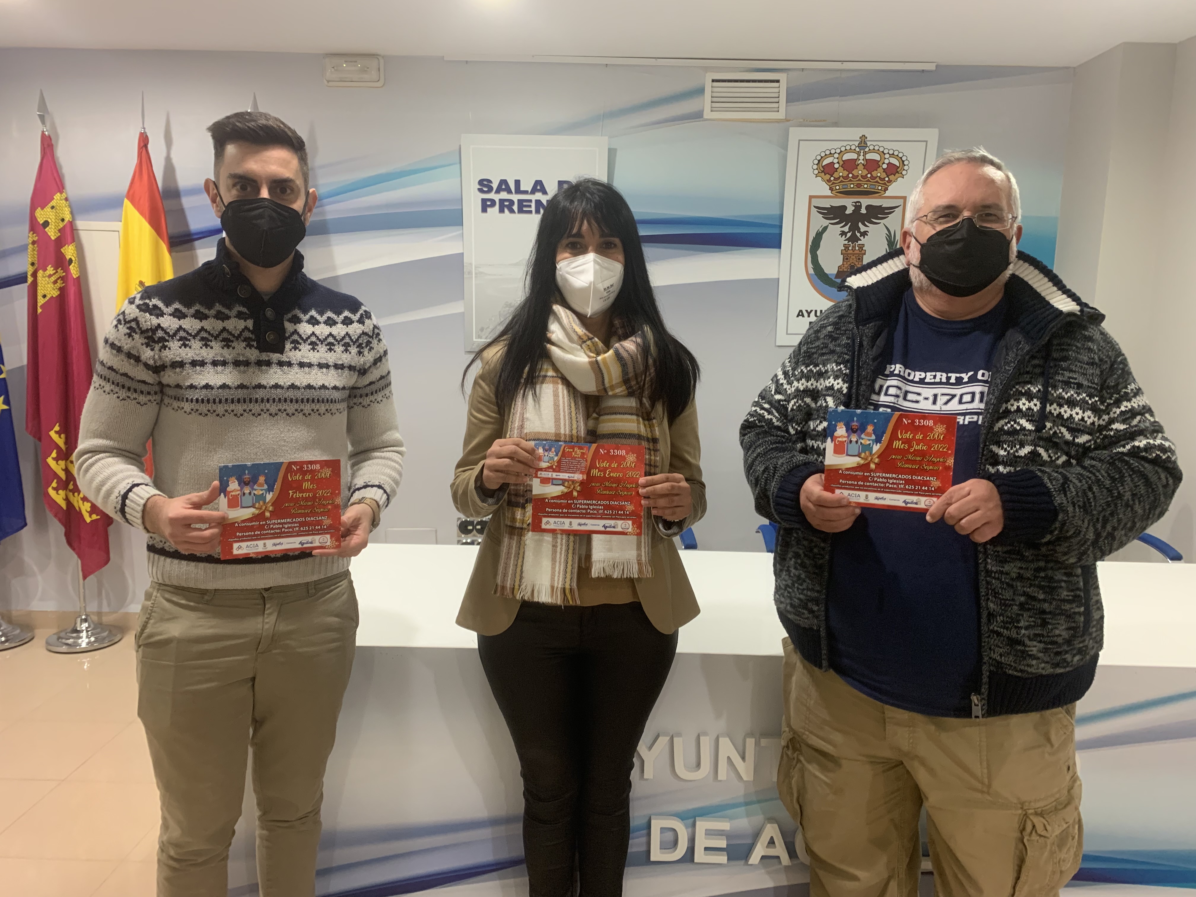 Mª Ángeles Ramírez gana el sorteo 12 compras para 12 meses, lanzado por ACIA esta Navidad