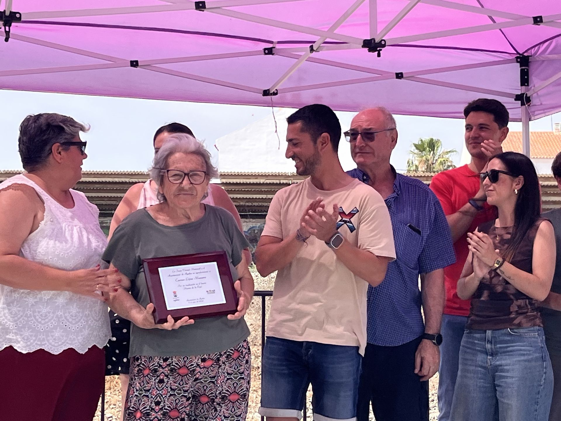 Carmen López Munuera es nombrada vecina del año en las fiestas vecinales de la Huerta de la Roja