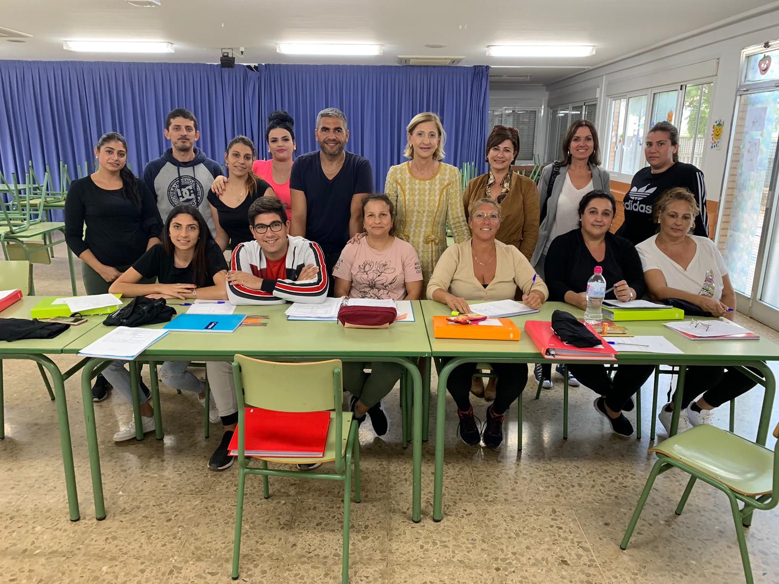 La edil de Política Social visita a los participantes del Proyecto de Intervención para la inserción socio-laboral y promoción educativa y sanitaria del colectivo gitano