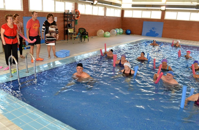 Clases gratuitas de Acuaterapia para mayores en Águilas 