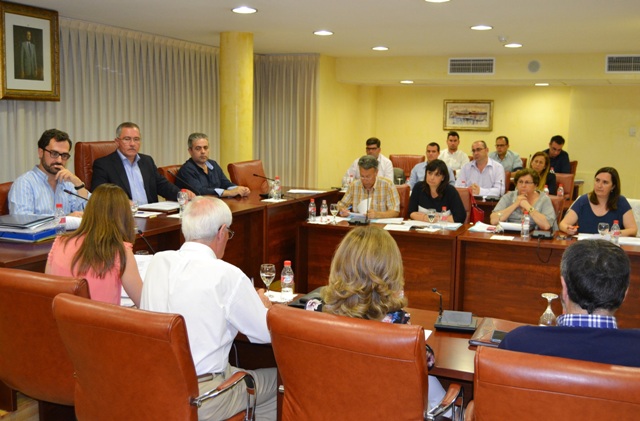 La modificación de la ordenanza de instalación de mesas y sillas en Águilas pretende reflejar el carácter turístico de la ciudad  