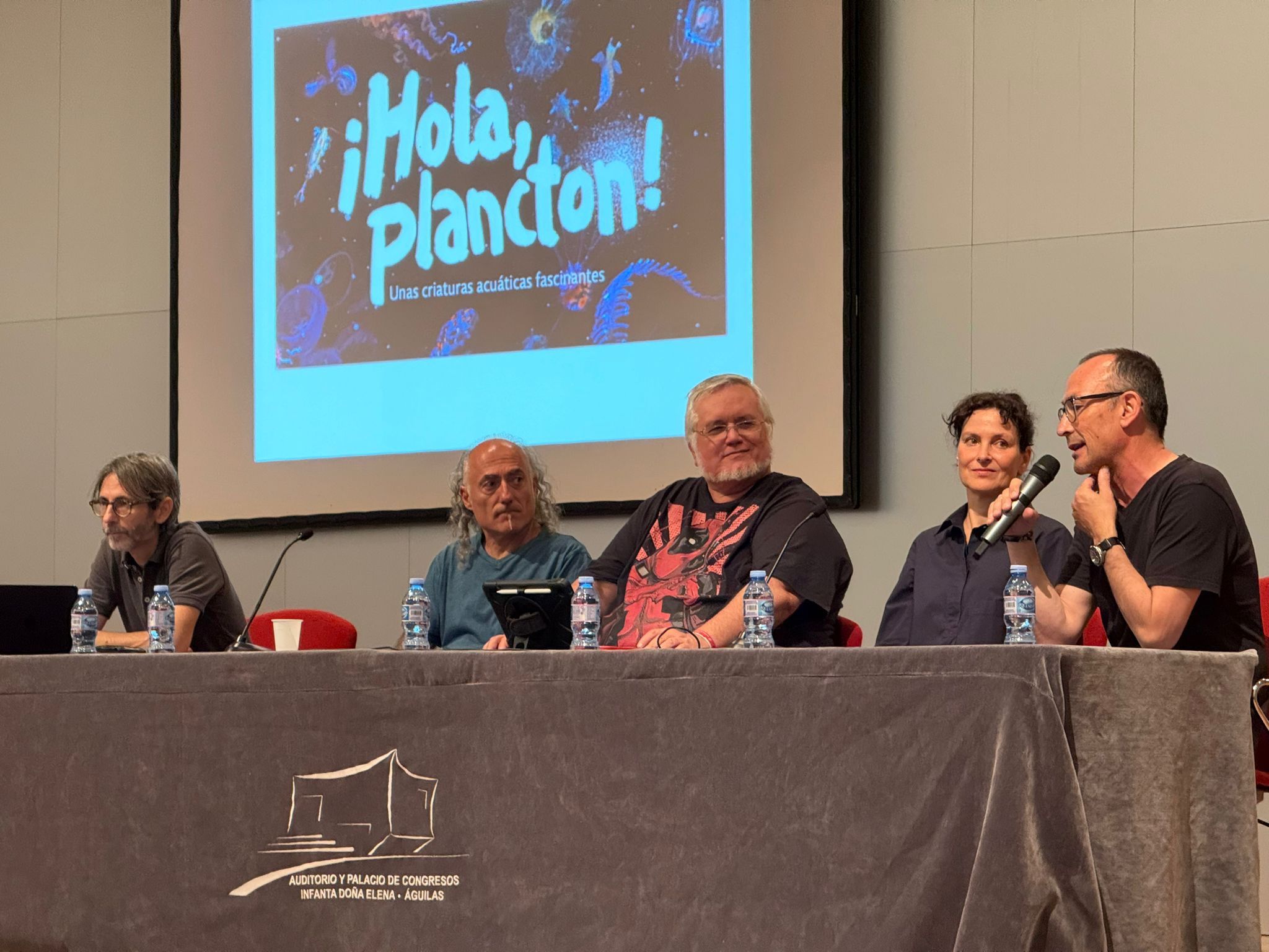 Águilas acoge la presentación del documental y exposición ¡Hola, plancton!