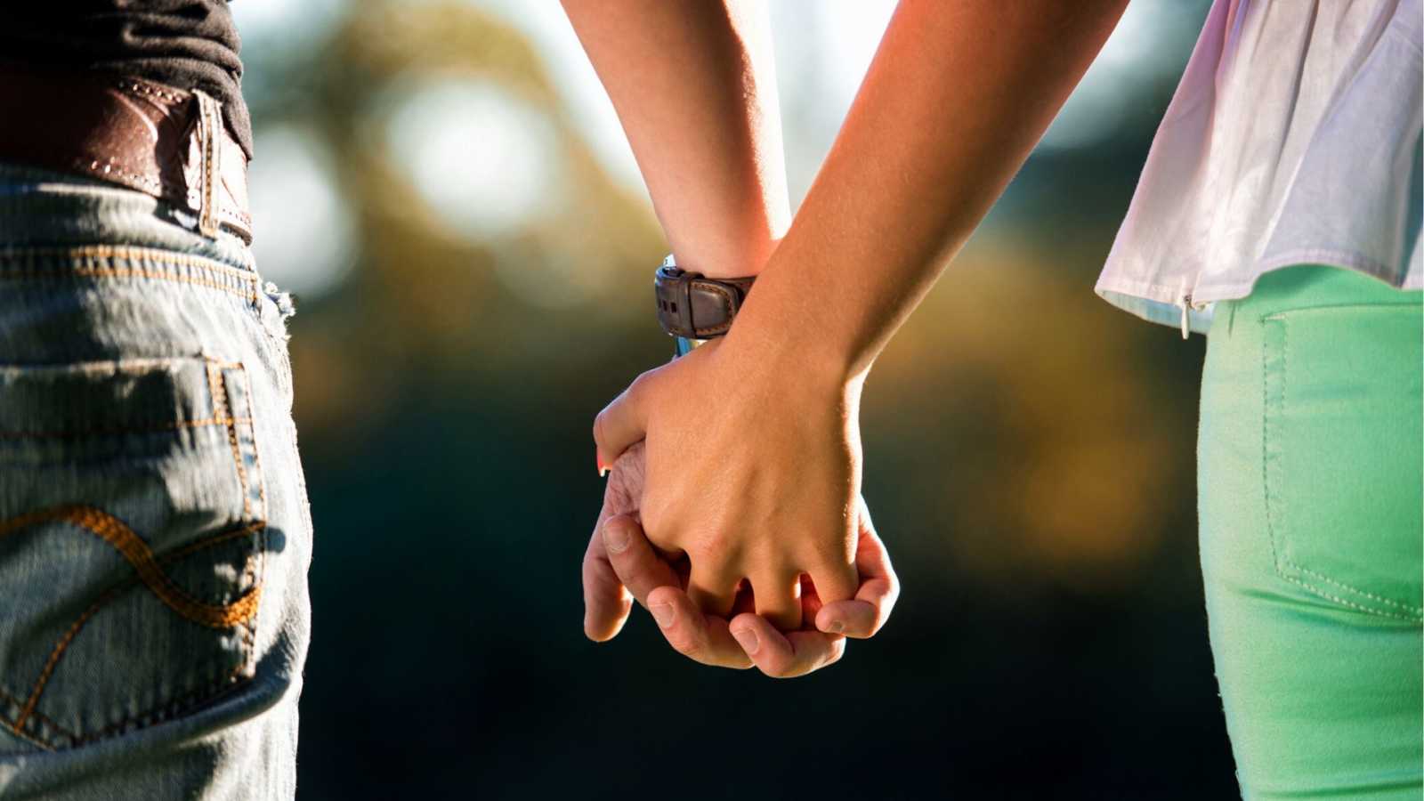 El Ayuntamiento de Águilas deja de tramitar las inscripciones en el Registro de Parejas de Hecho