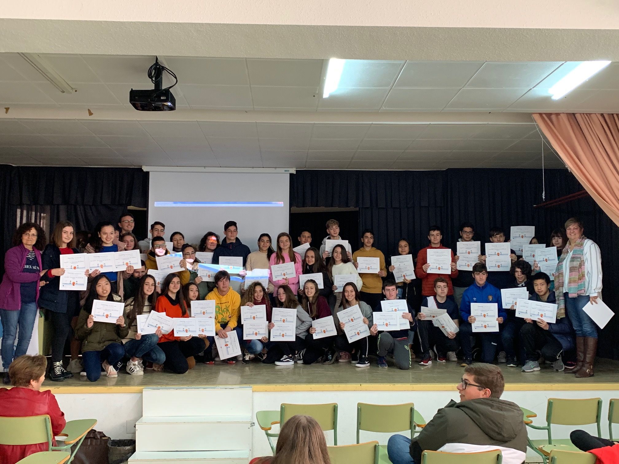 El alumnado del IES Rey Carlos III recibe los diplomas de los proyectos eTwinning
