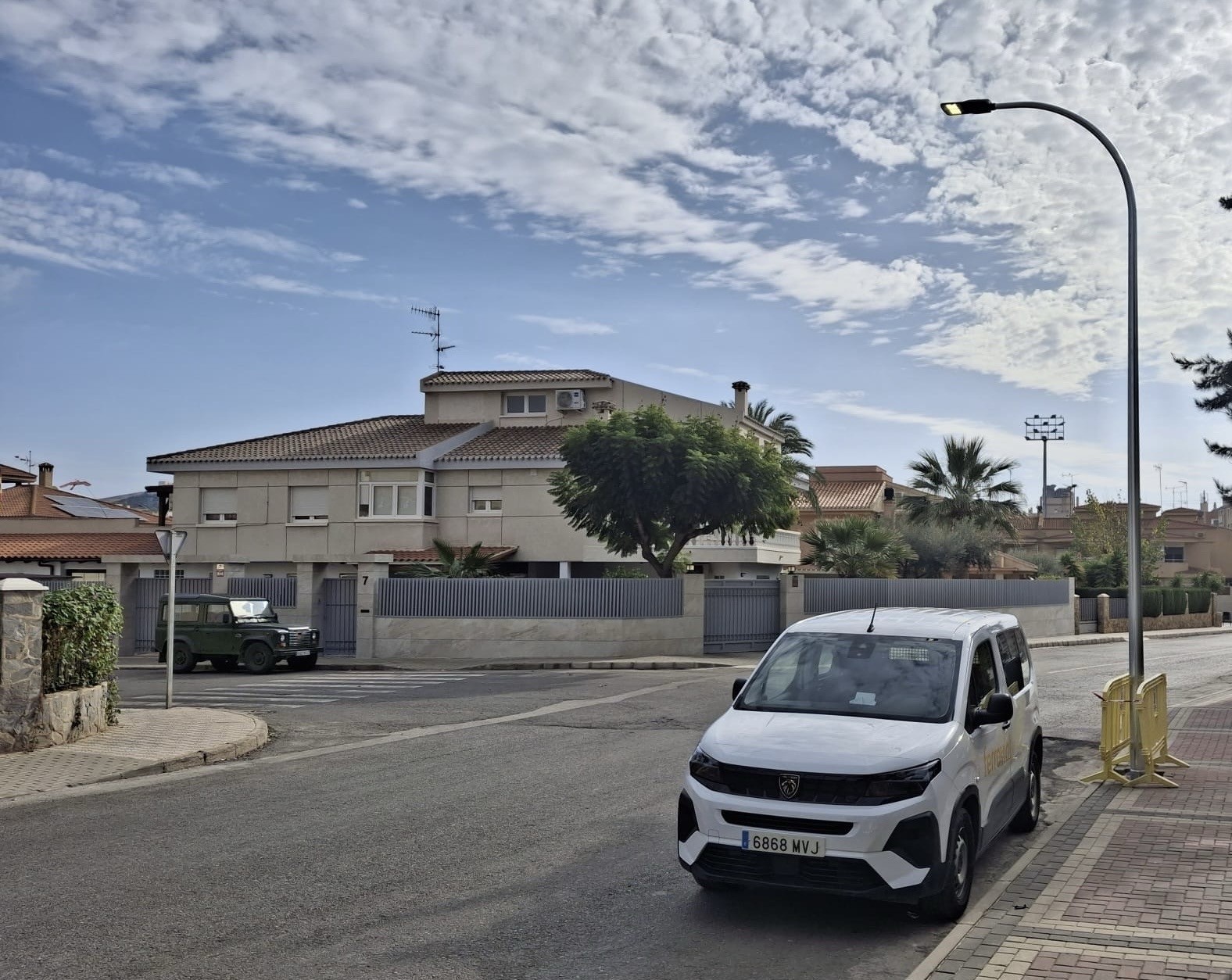 El Ayuntamiento de Águilas instala 32 nuevos puntos de luz y mejora la eficiencia del alumbrado municipal