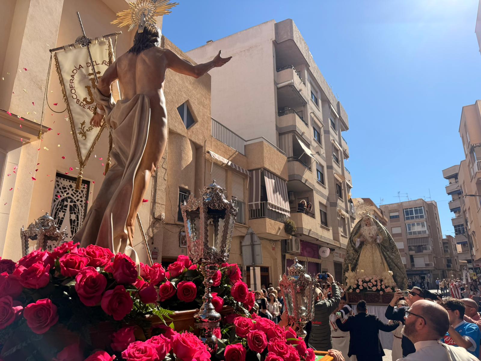 La procesión del Cristo Resucitado marca el fin de la Semana Santa de Águilas